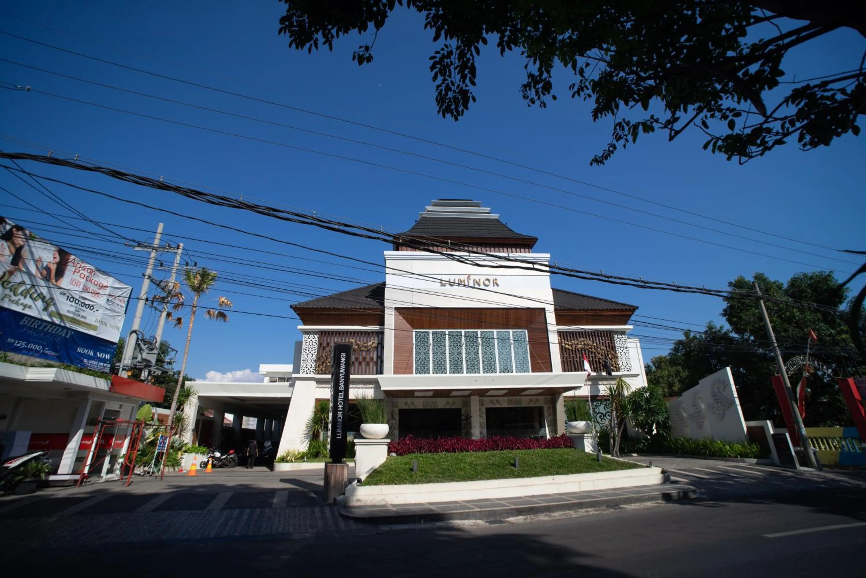 Property building in Luminor Hotel Banyuwangi By WH