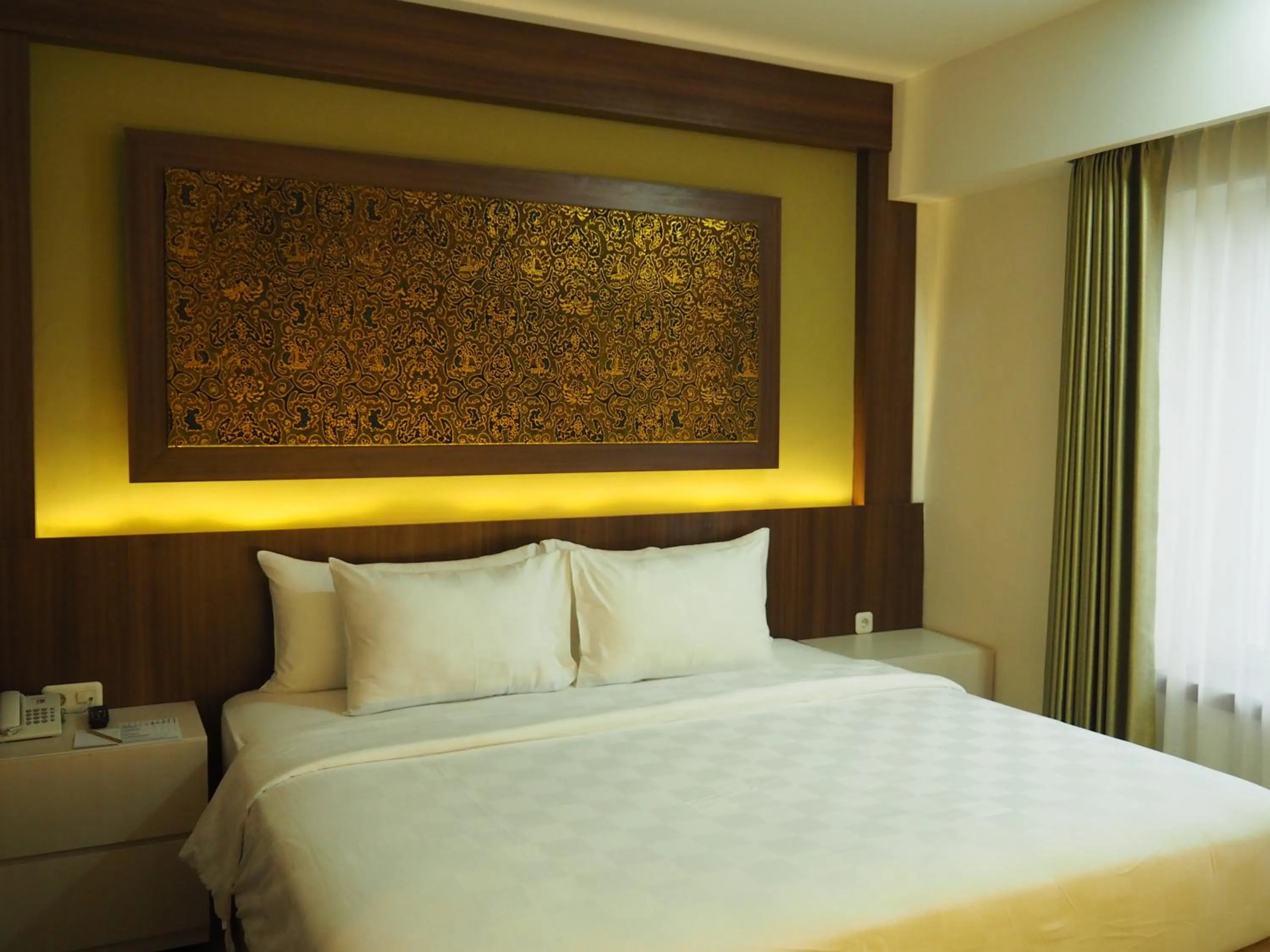 Bed in Luminor Hotel Banyuwangi By WH