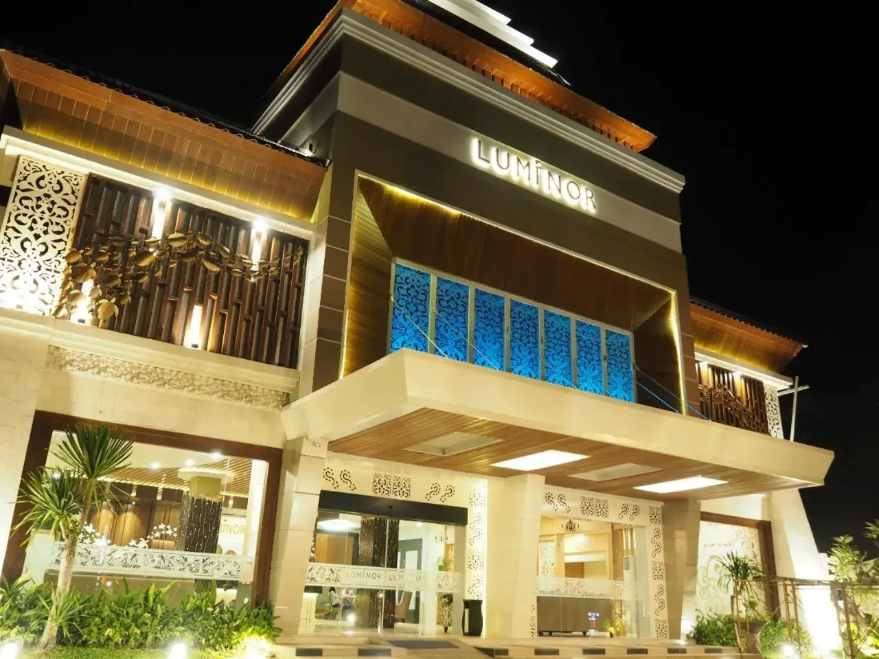 Facade/entrance in Luminor Hotel Banyuwangi By WH Facade/entrance in Luminor Hotel Banyuwangi By WH