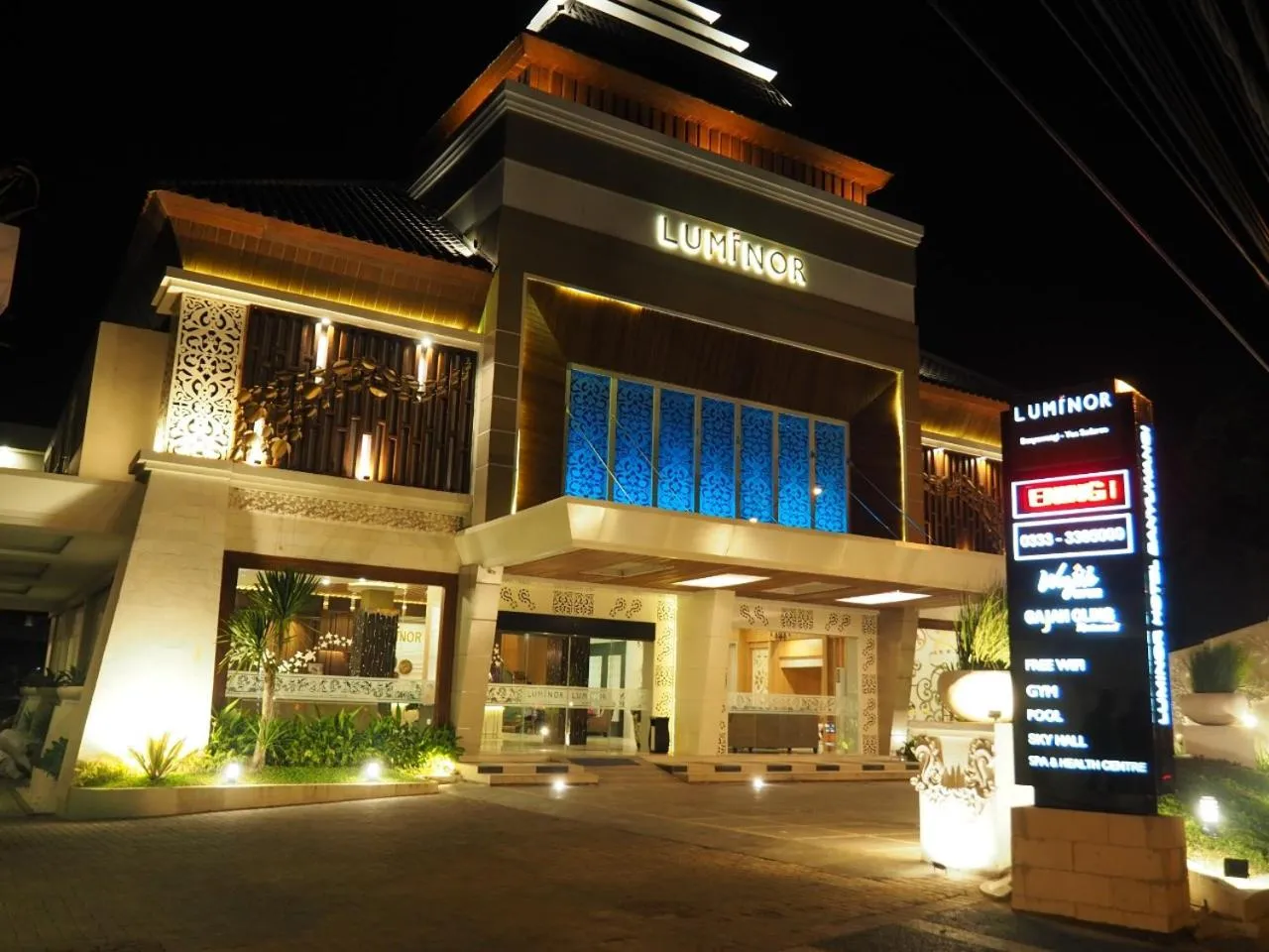 Facade/entrance in Luminor Hotel Banyuwangi By WH