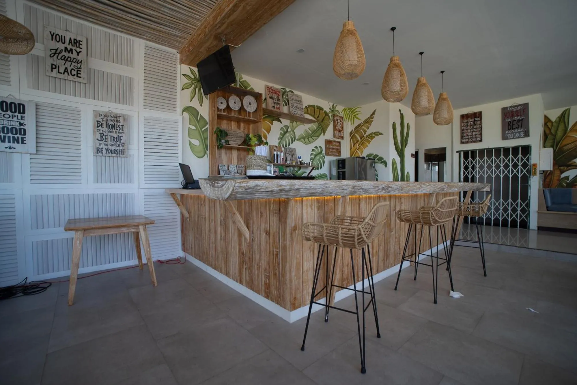 Lounge or bar in Luminor Hotel Banyuwangi By WH