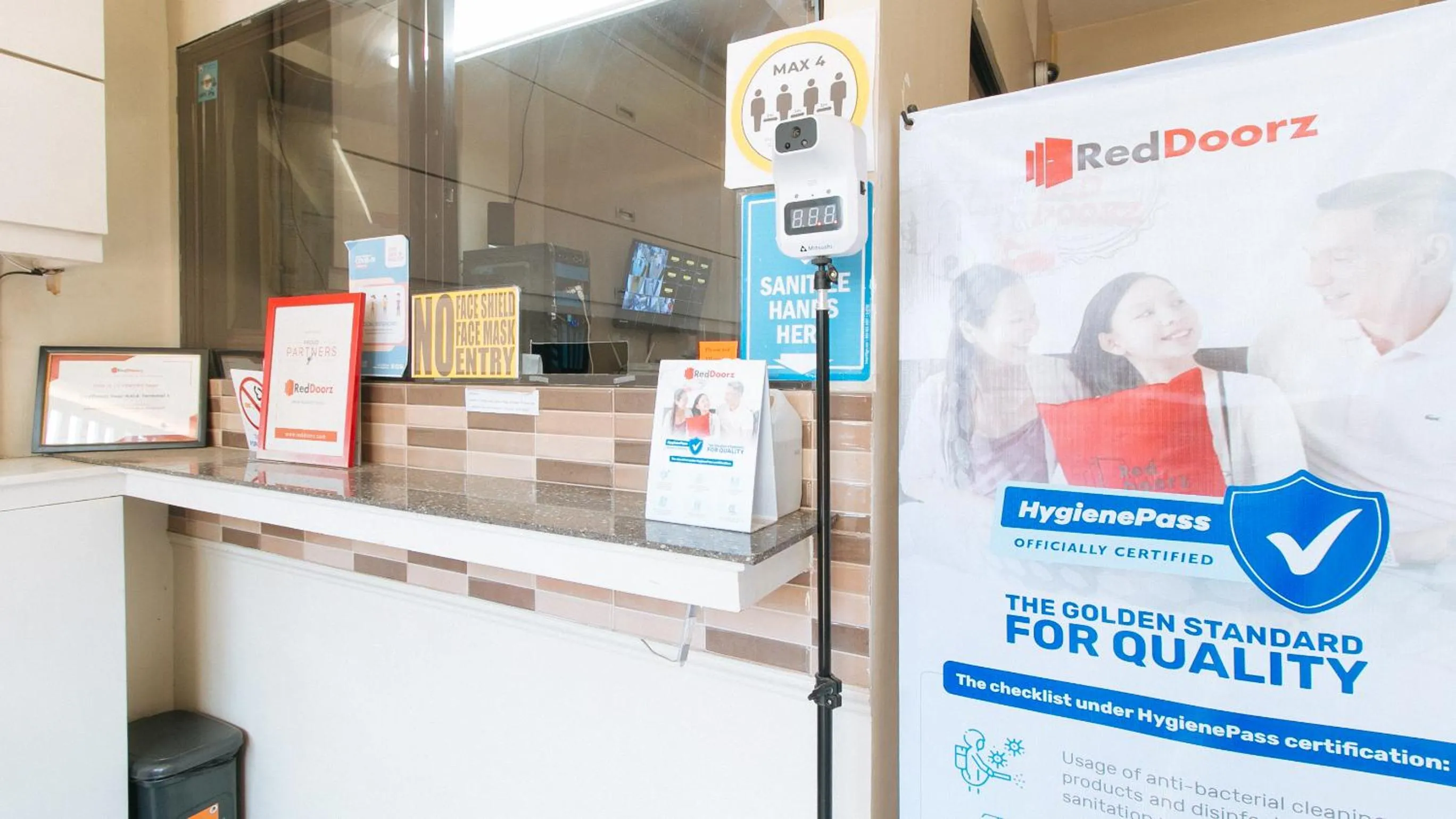 Property logo or sign in RedDoorz near NAIA Terminal 1