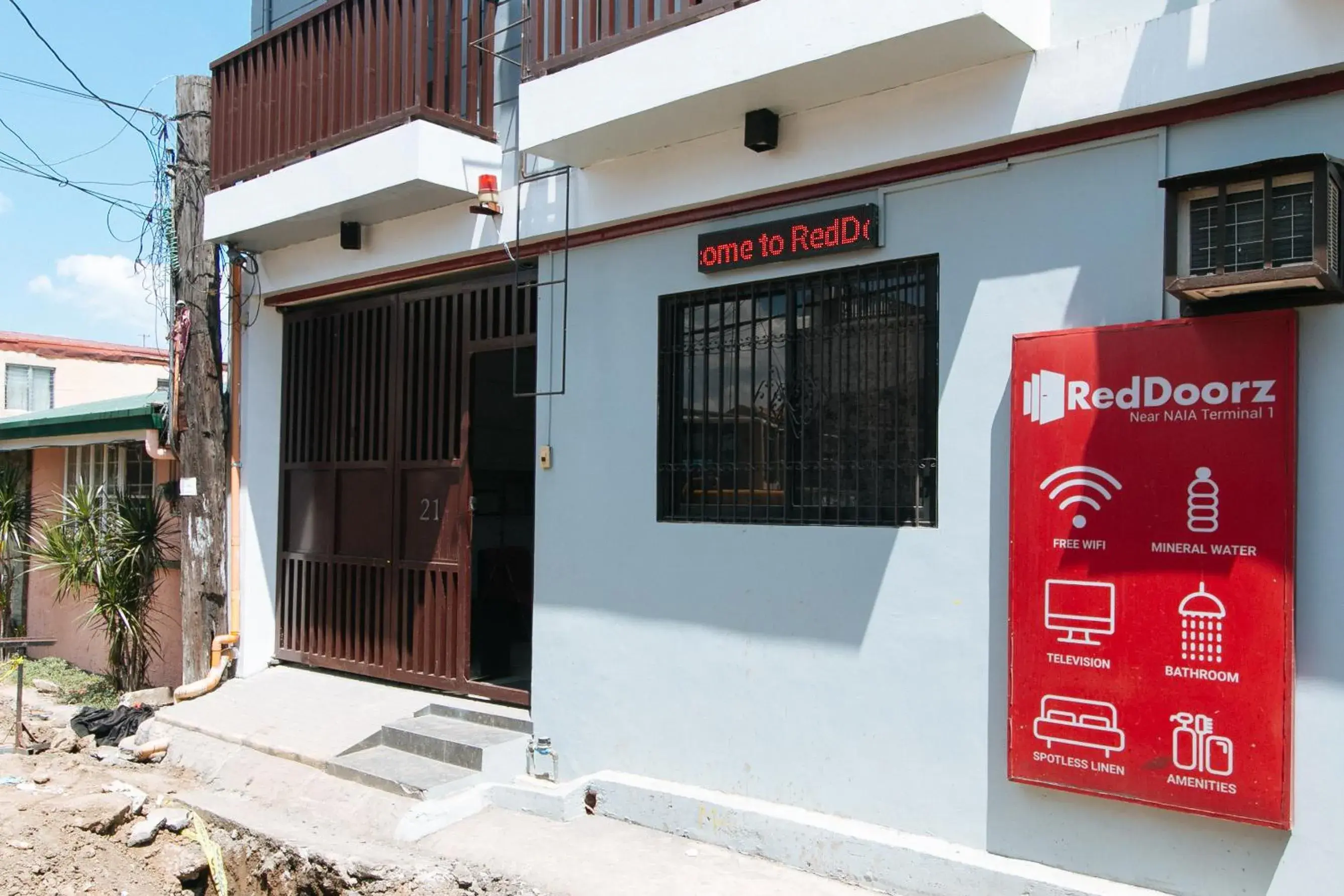 Property building in RedDoorz near NAIA Terminal 1 Property building in RedDoorz near NAIA Terminal 1