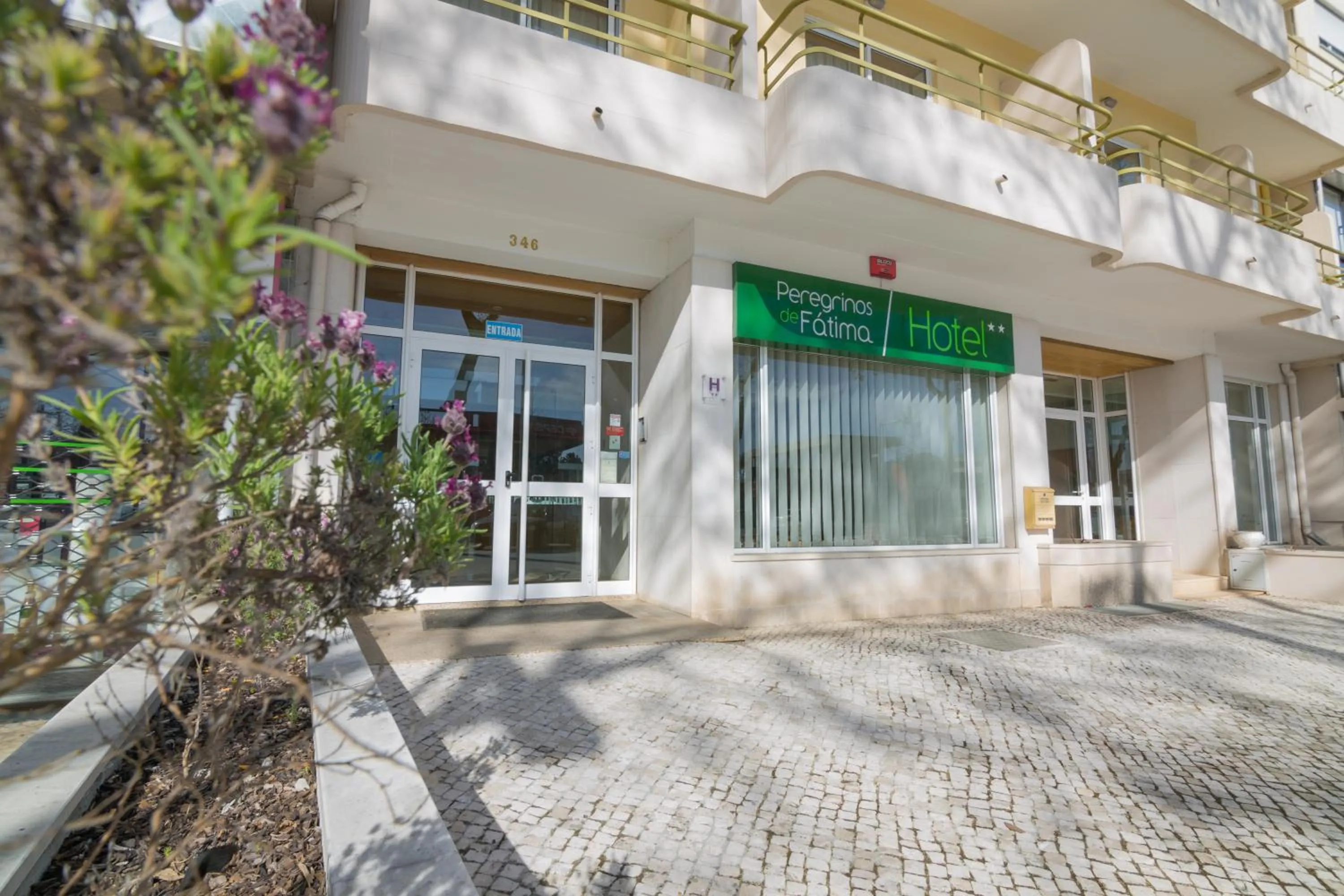 Property building in Hotel Peregrinos de Fatima by Umbral