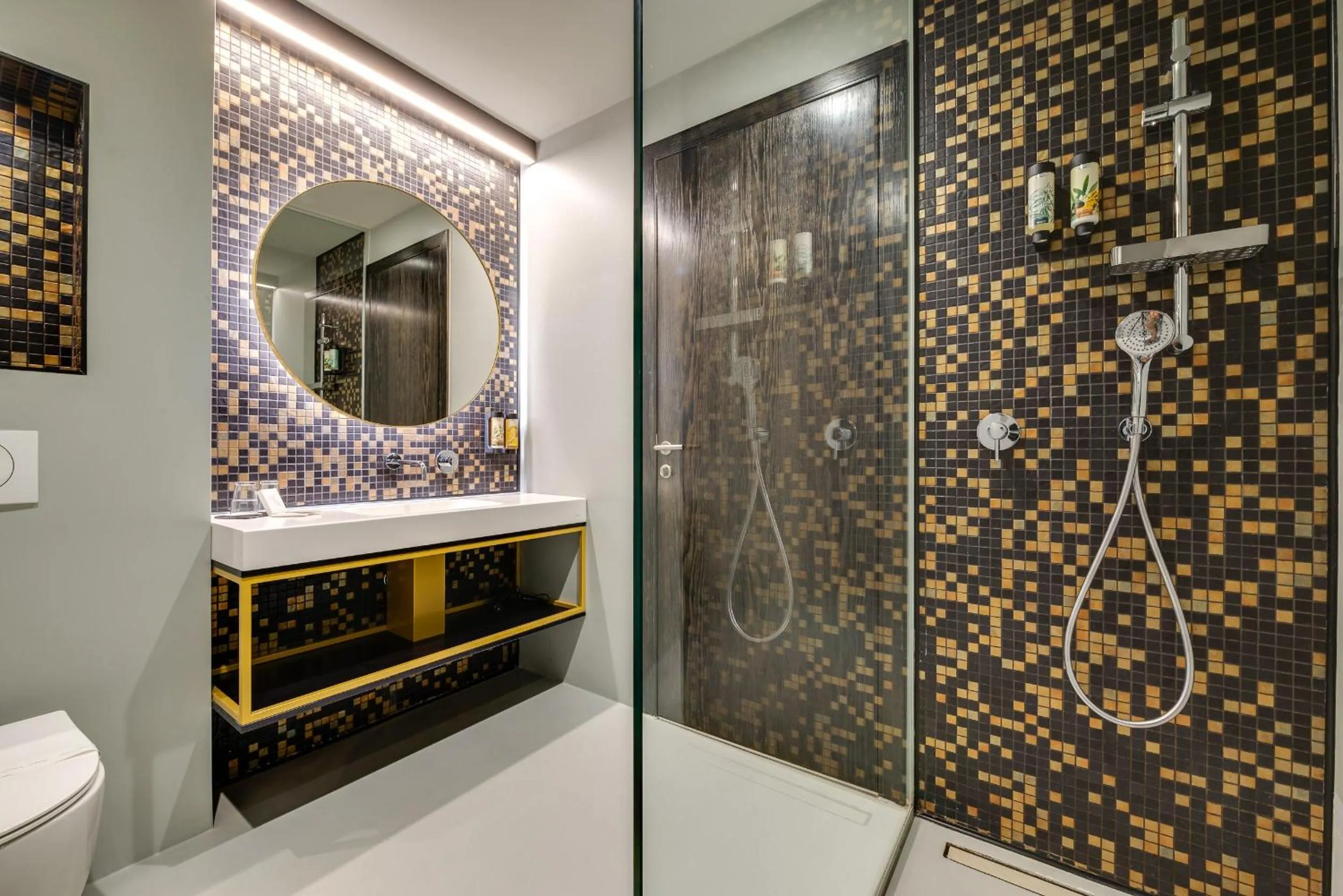 Shower in Lyra Hotel Plitvice