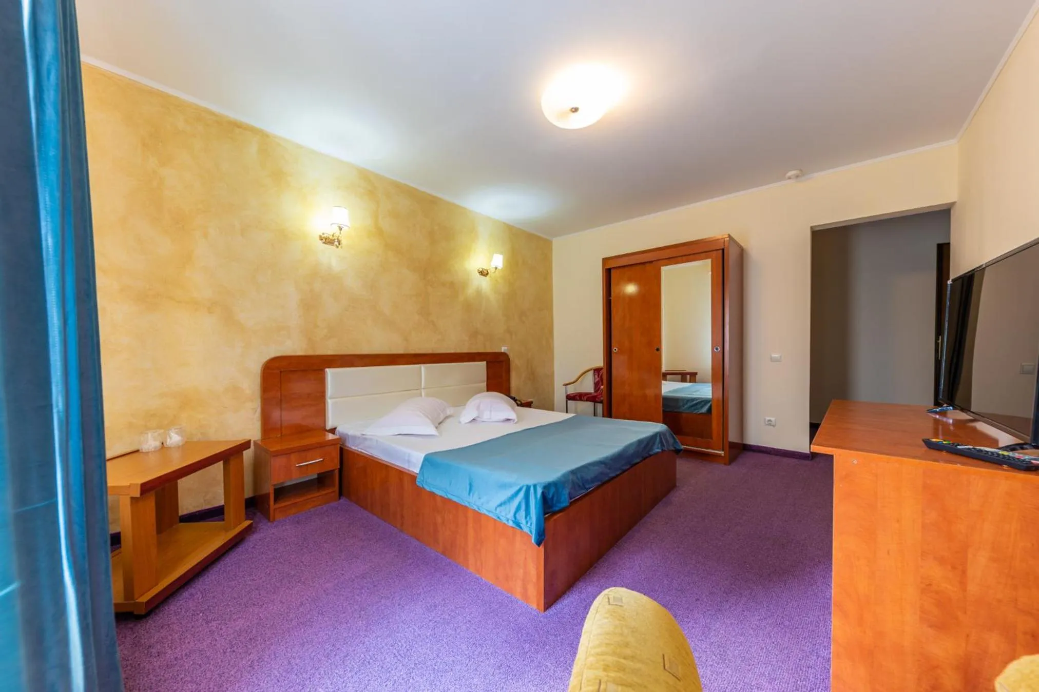 Bed in Hotel Amphitryon