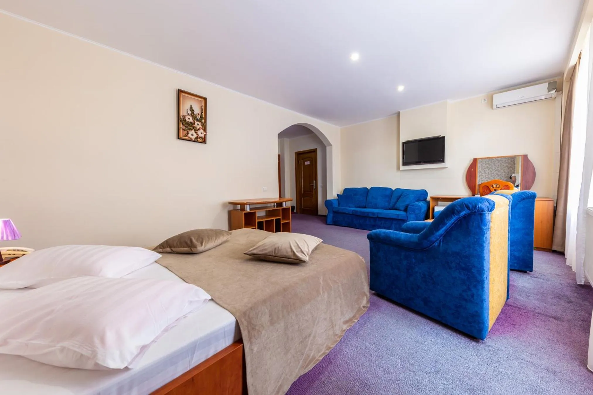 Bed in Hotel Amphitryon