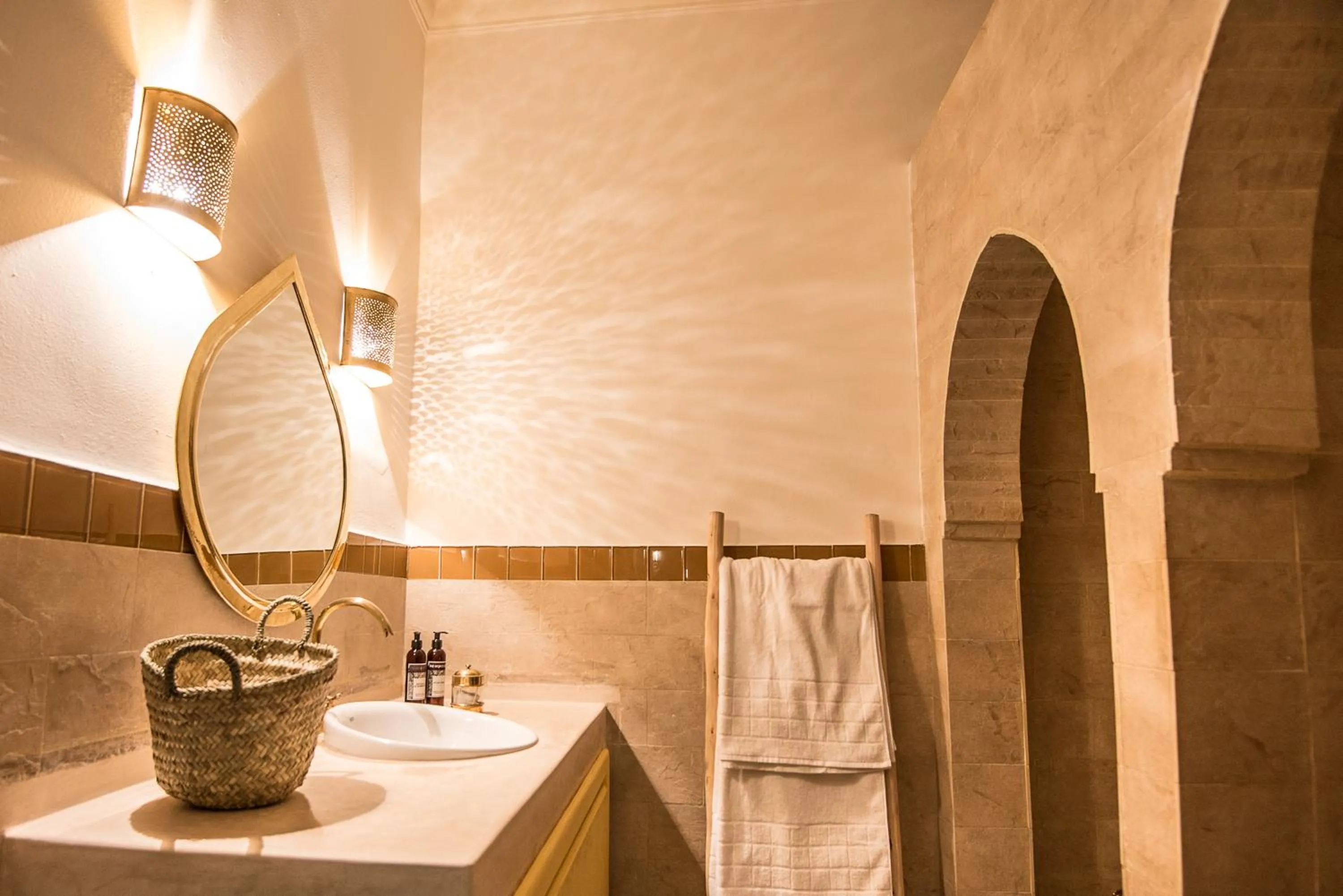 Shower in Riad Ksar Fawz & Spa