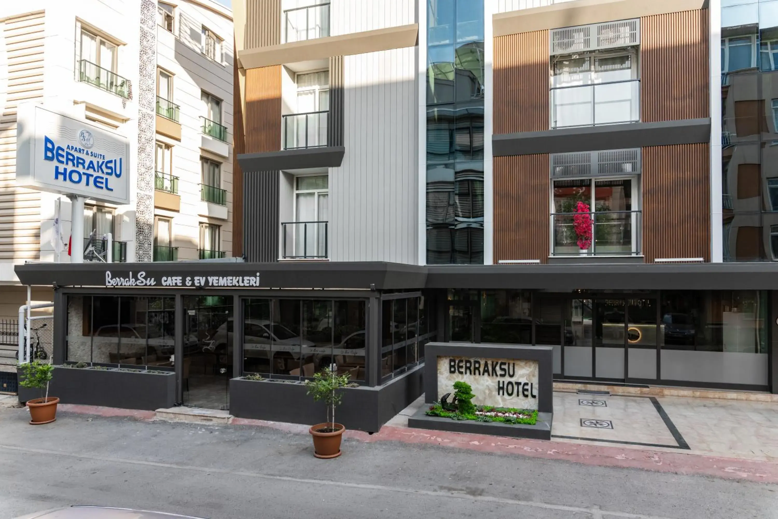 Property building in Berrak Su Hotel Property building in Berrak Su Hotel
