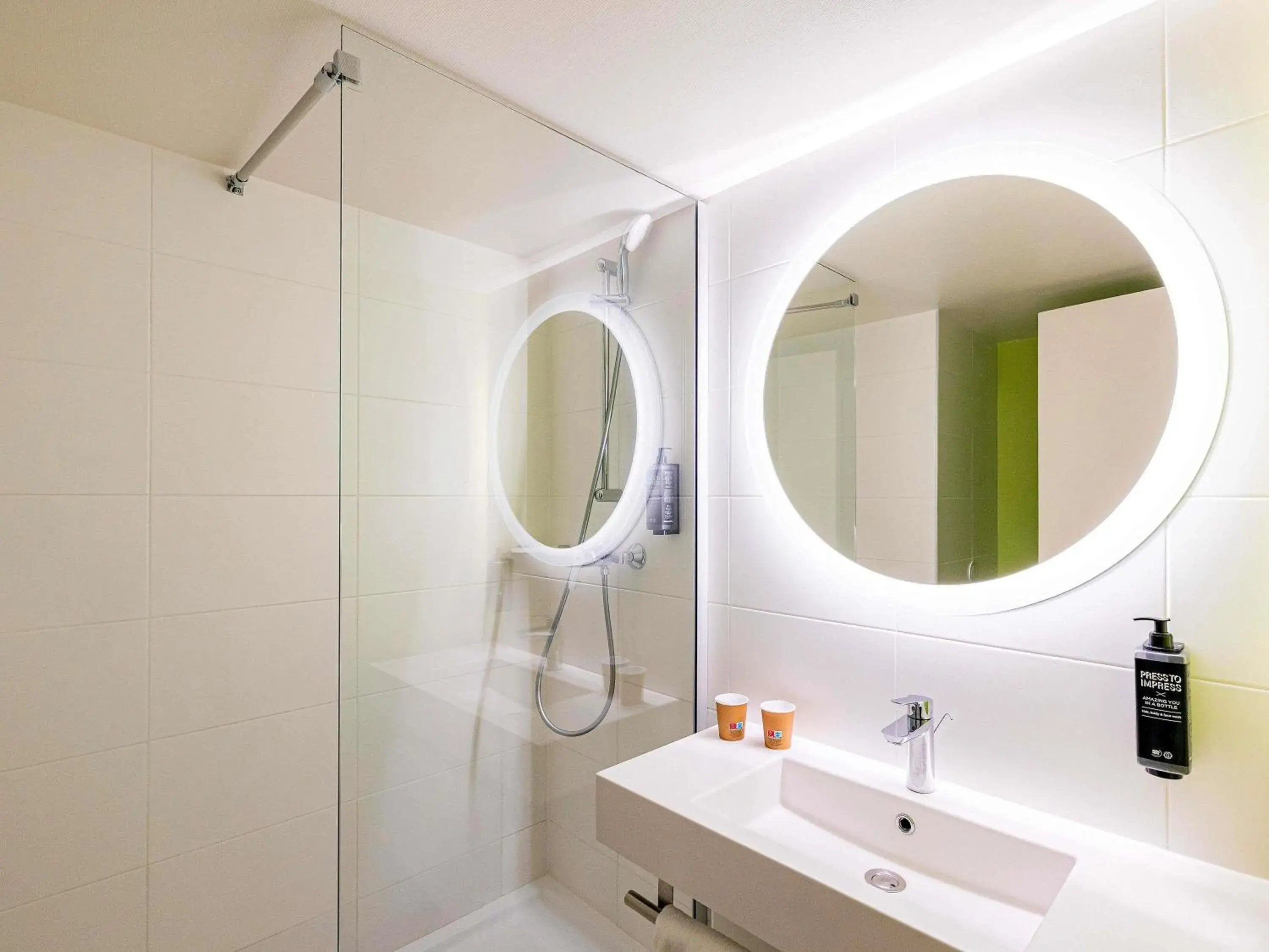 Bedroom in ibis Styles Perpignan Centre Gare Bedroom in ibis Styles Perpignan Centre Gare