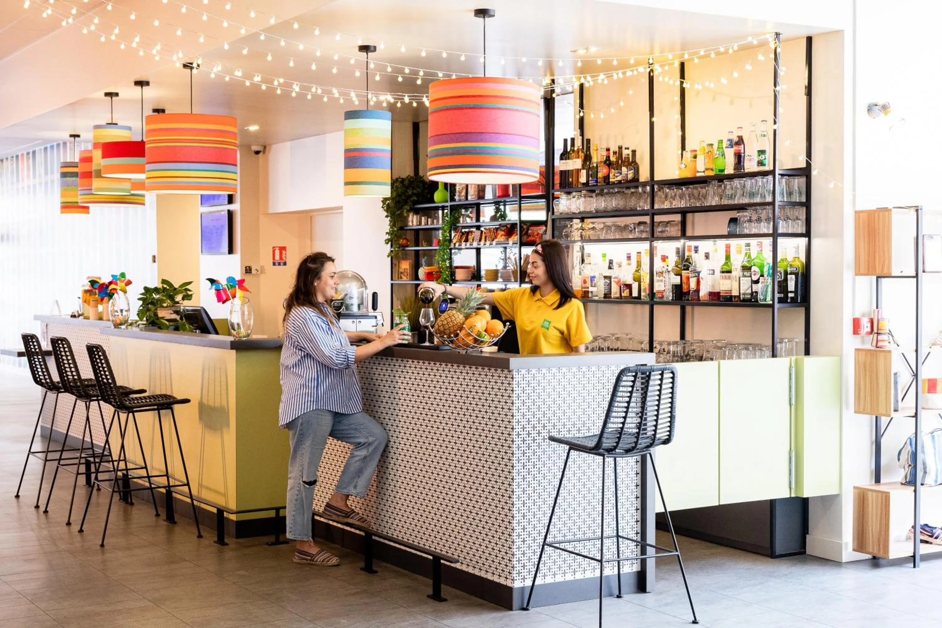 Lounge or bar in ibis Styles Perpignan Centre Gare