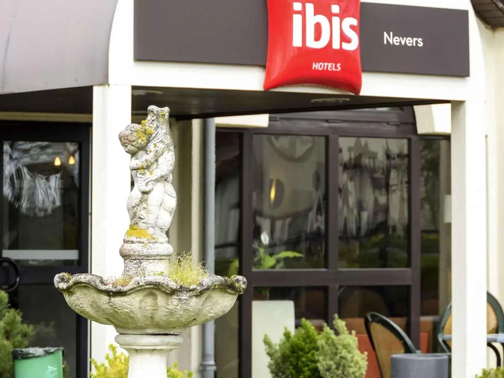 Property building in Hôtel Ibis Nevers Property building in Hôtel Ibis Nevers