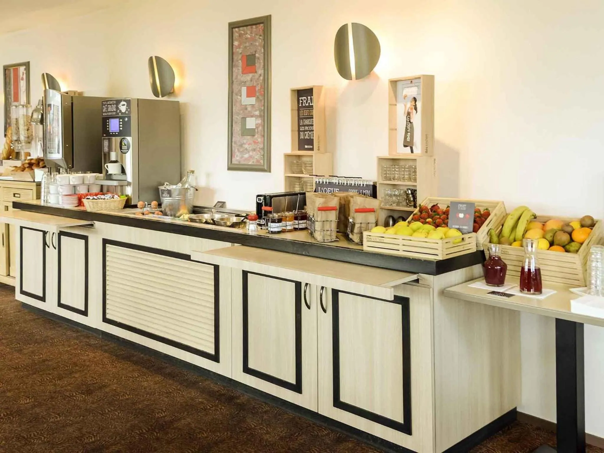 Breakfast in Hôtel Ibis Nevers