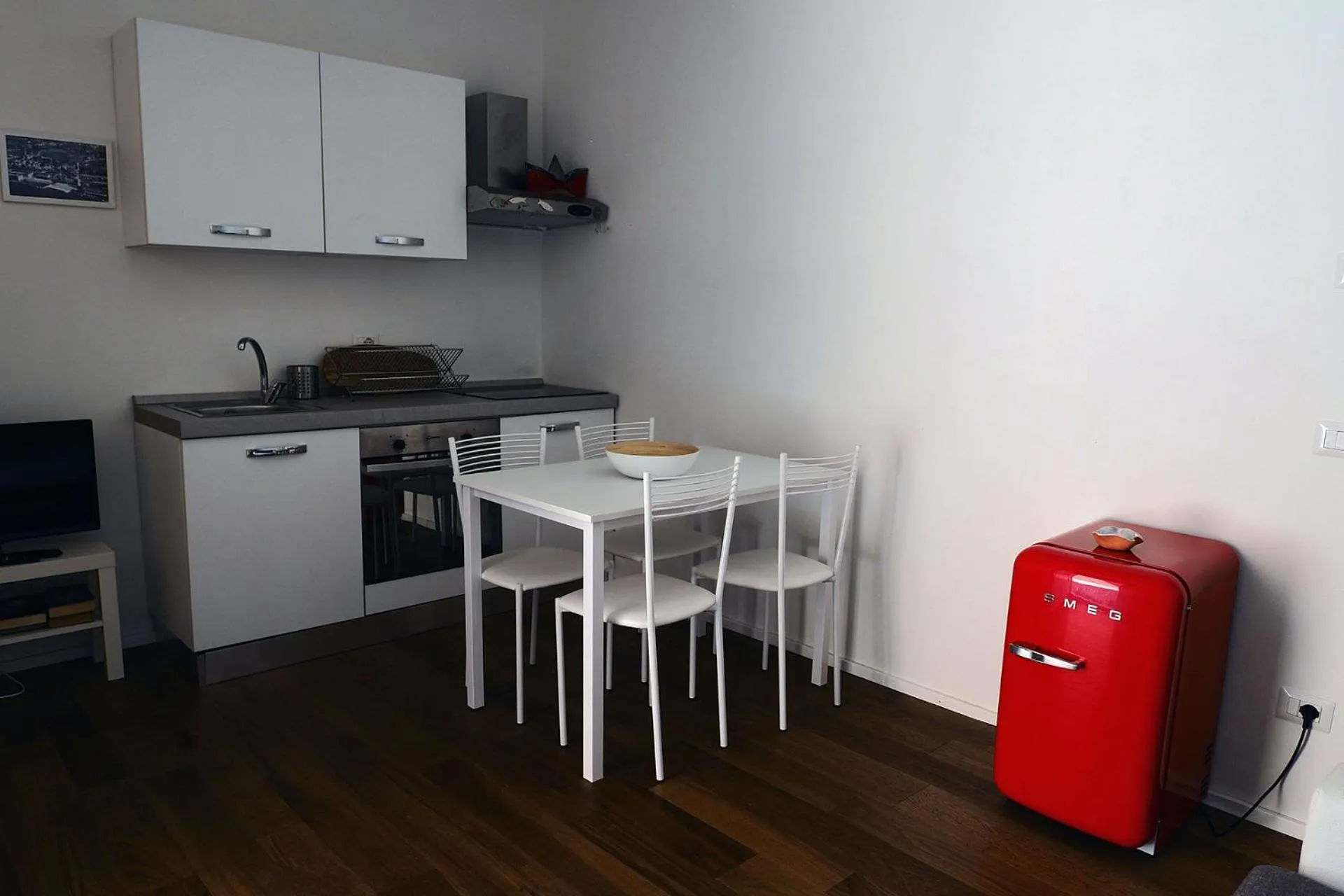 Kitchen or kitchenette in Marina Apartments