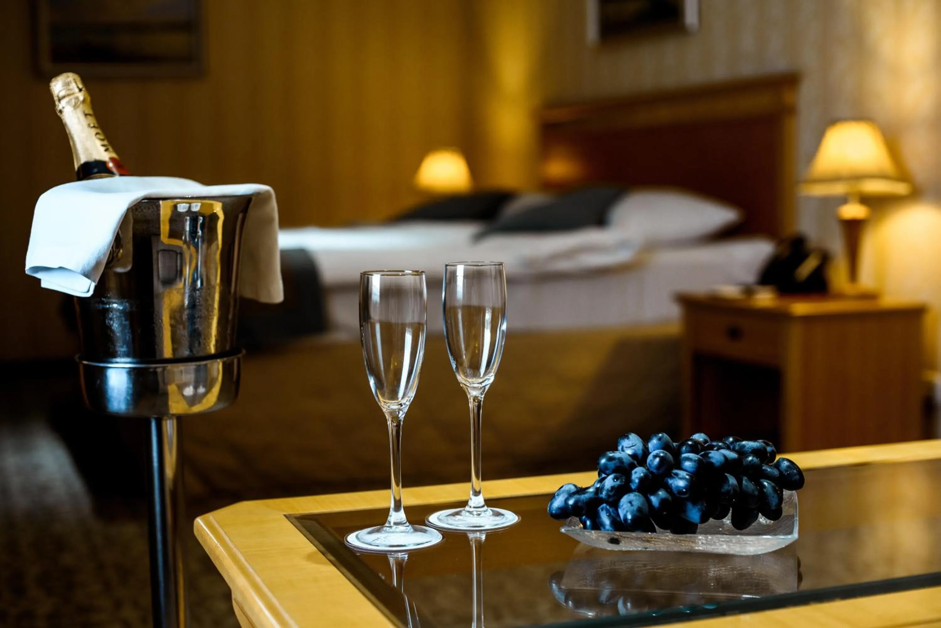 Seating area, Bed in Cosmonaut