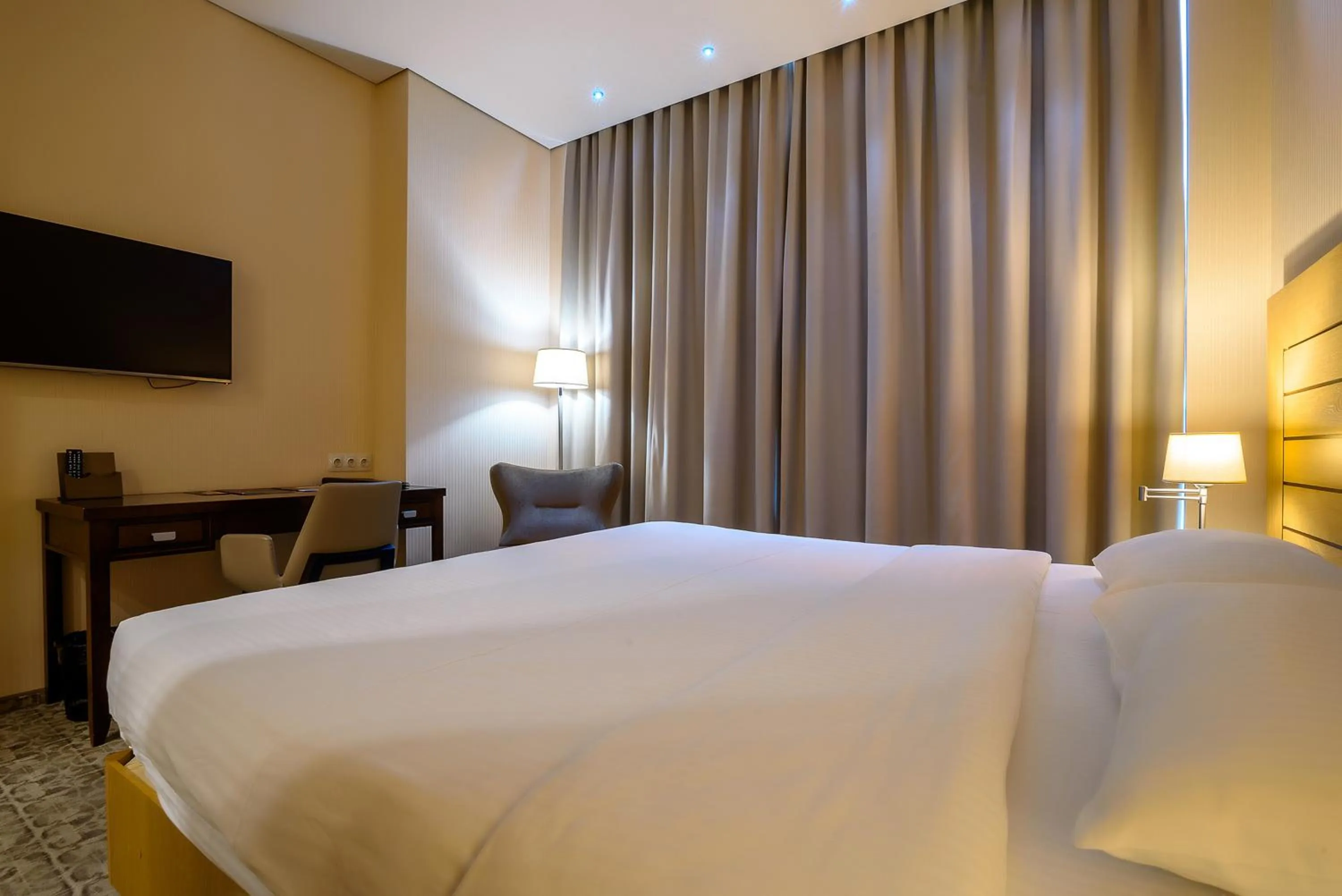 Standard Double or Twin Room with Garden View - single occupancy in Cosmonaut