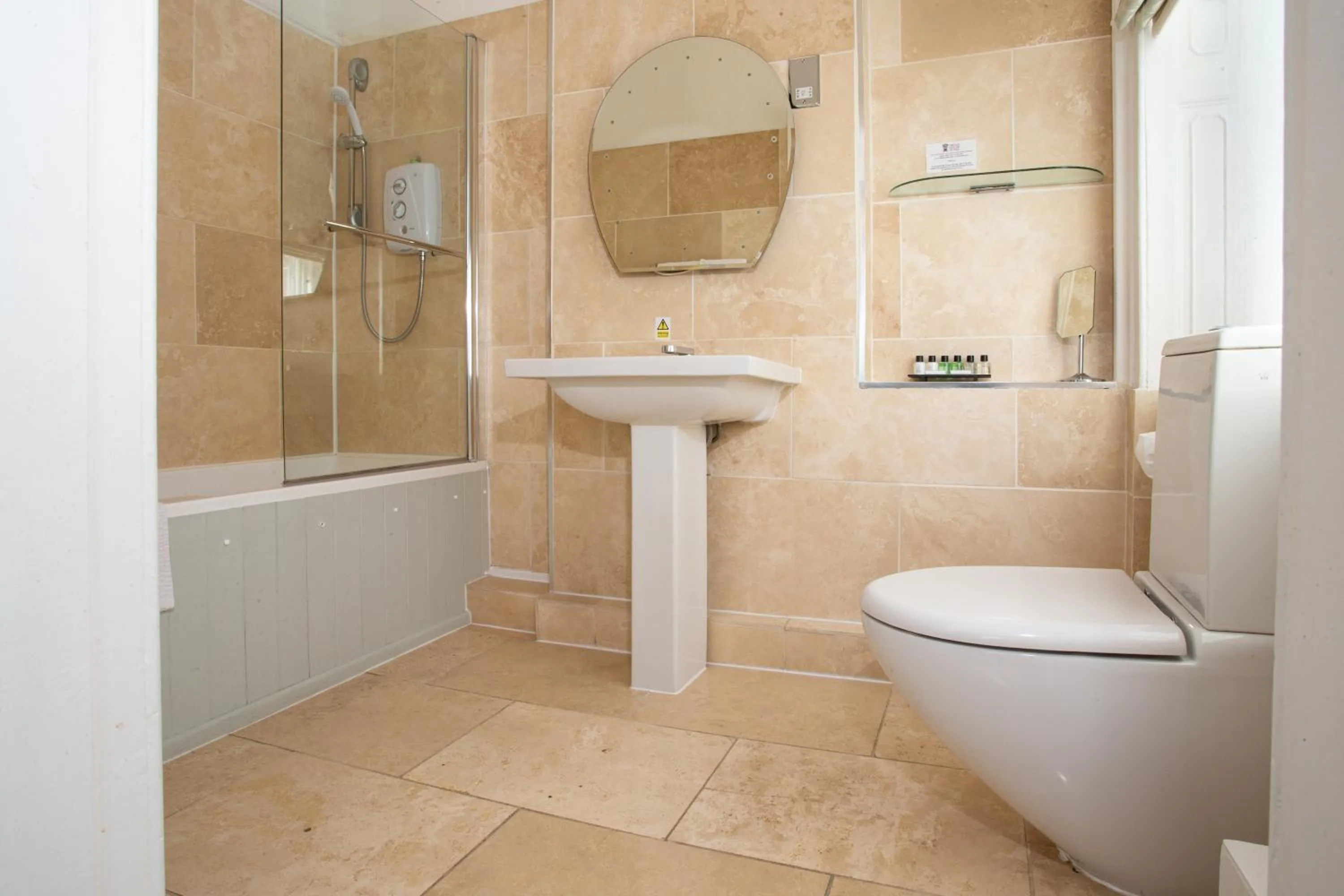 Bathroom in Diglis House Hotel