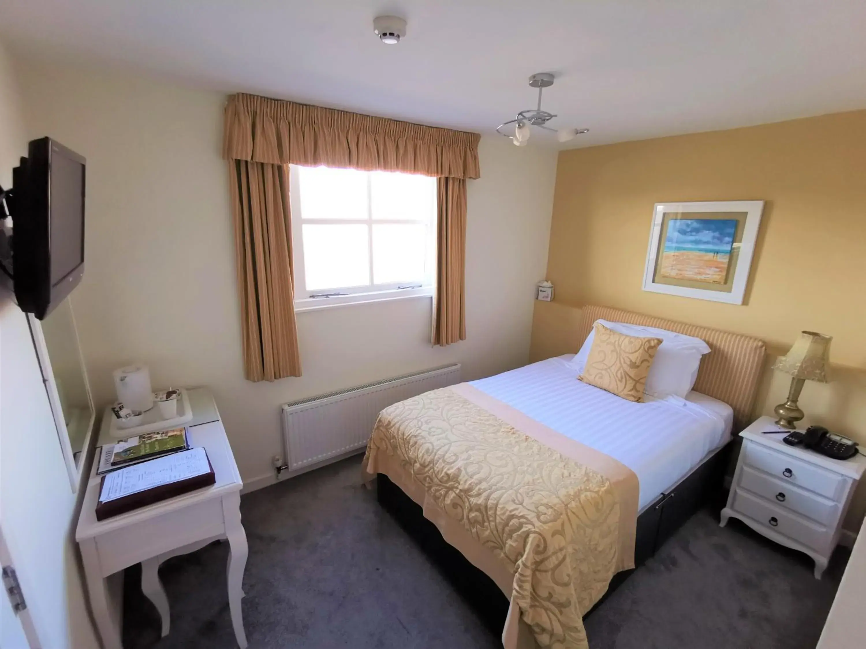 Standard Single Room in Diglis House Hotel Standard Single Room in Diglis House Hotel