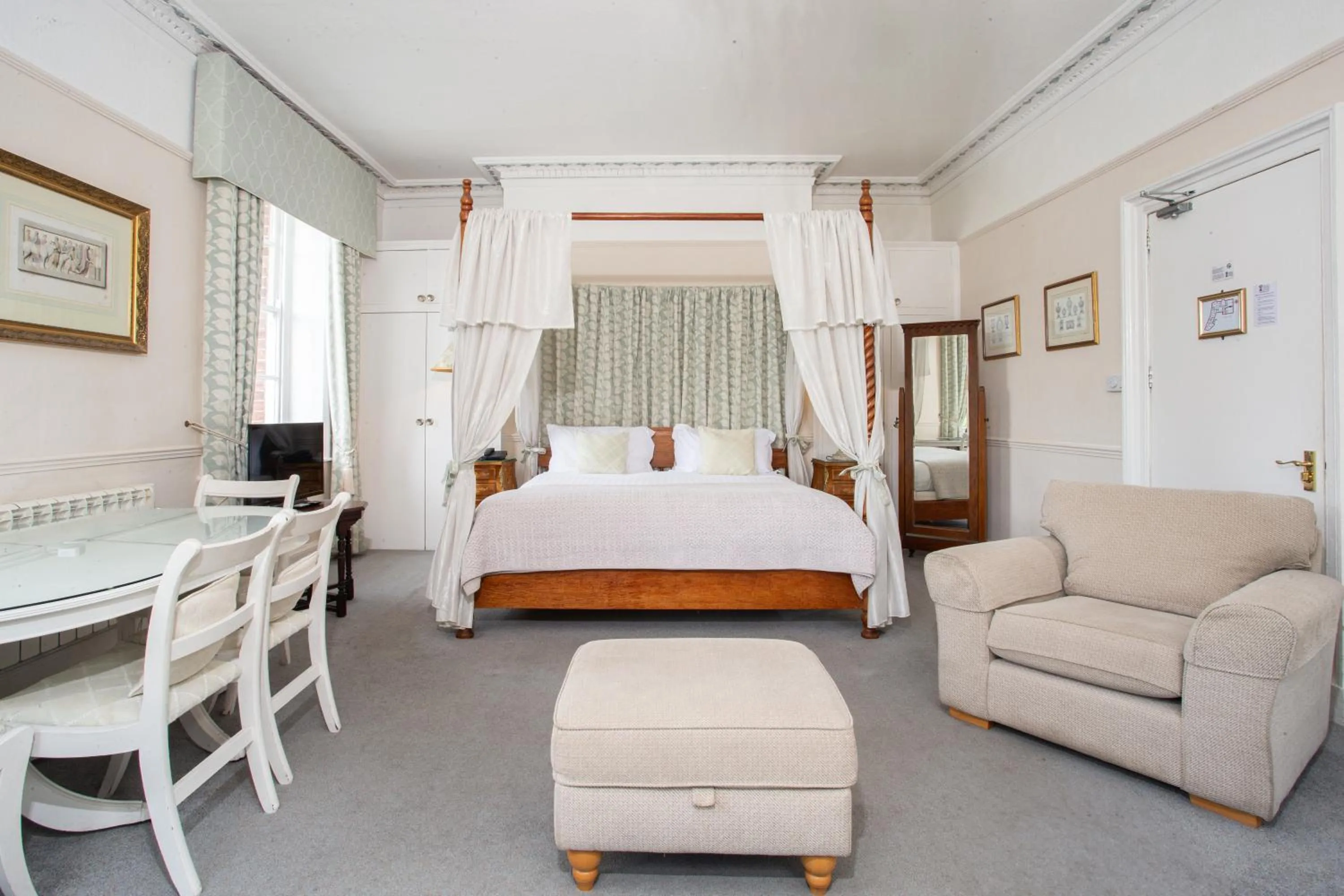 Bedroom, Bed in Diglis House Hotel