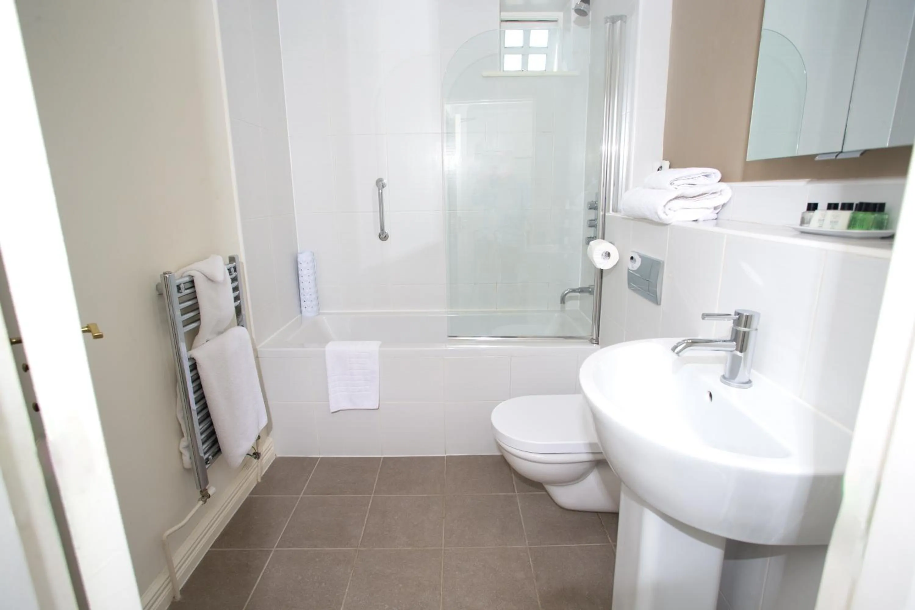 Bathroom in Diglis House Hotel