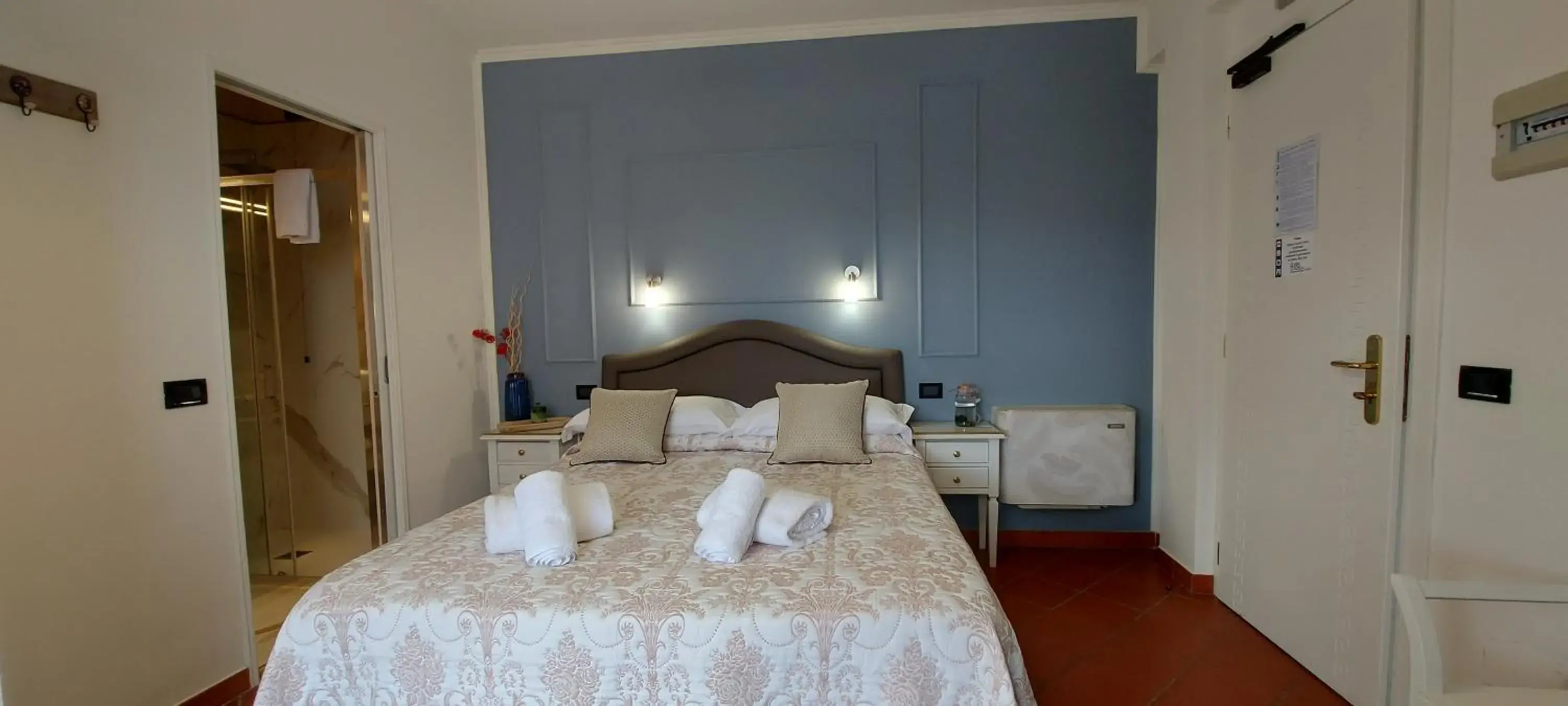 Deluxe Double Room with Lake View in Florence Garda Hotel Deluxe Double Room with Lake View in Florence Garda Hotel