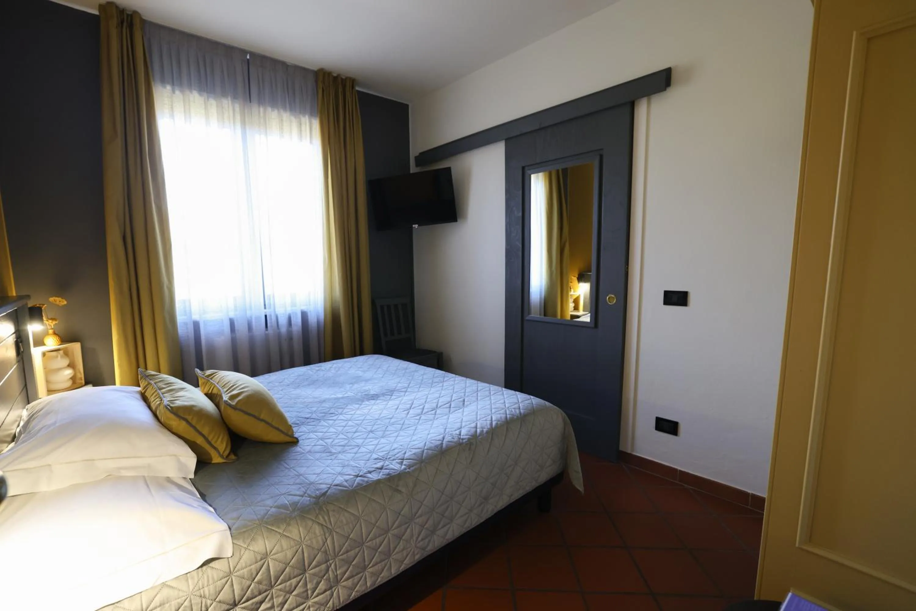 Economy Double Room in Florence Garda Hotel