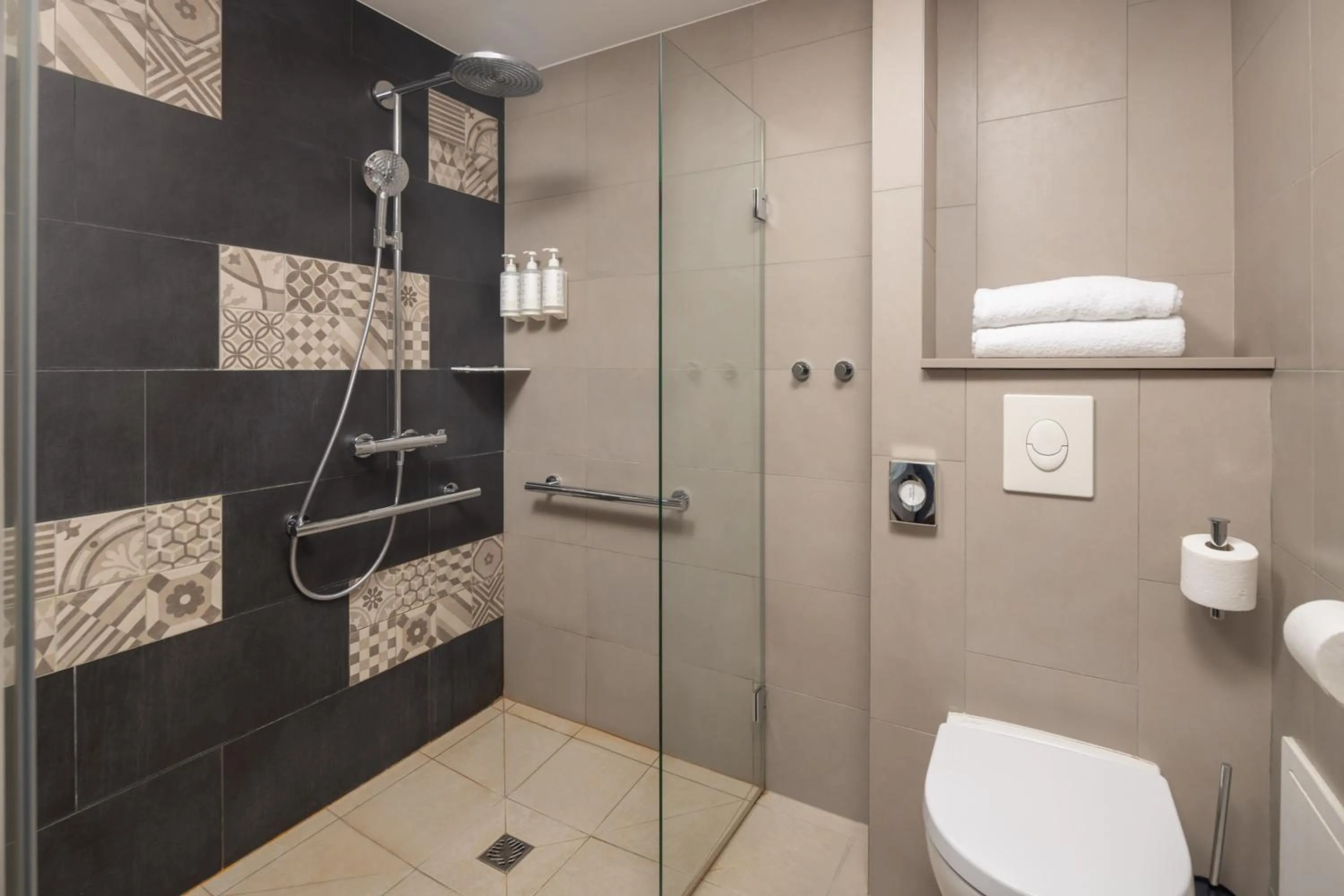 Bathroom in Hilton Garden Inn Bordeaux Centre