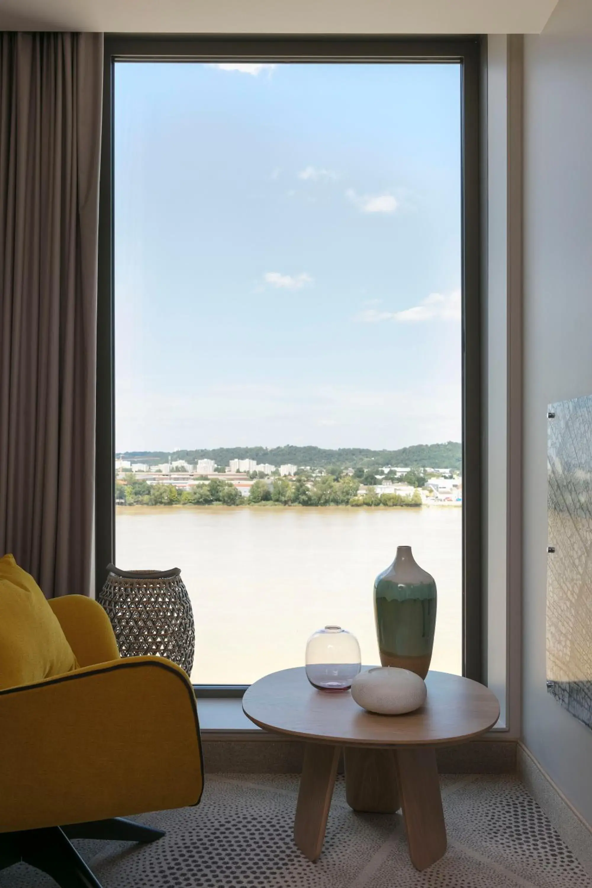 River view in Hilton Garden Inn Bordeaux Centre River view in Hilton Garden Inn Bordeaux Centre