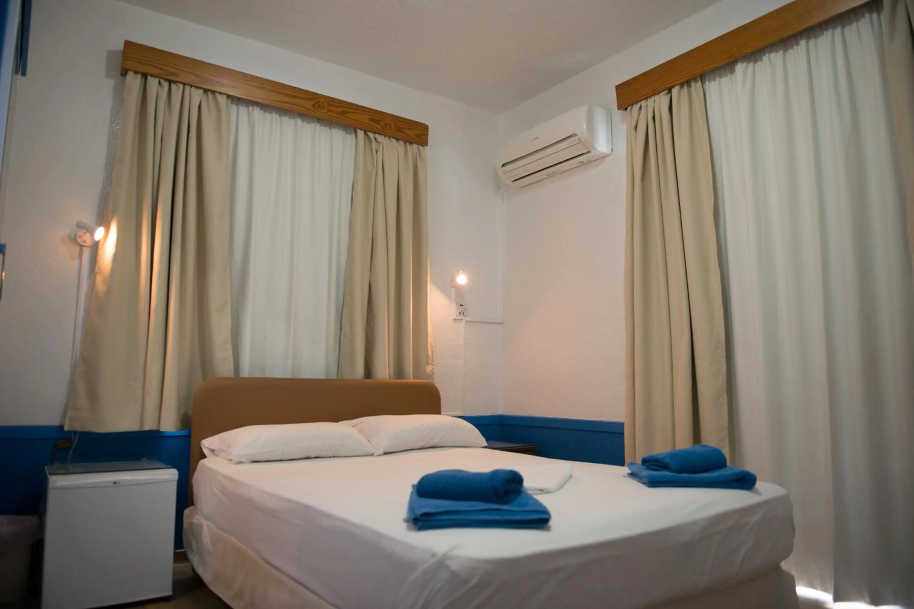 Bedroom, Bed in Le Village Hotel