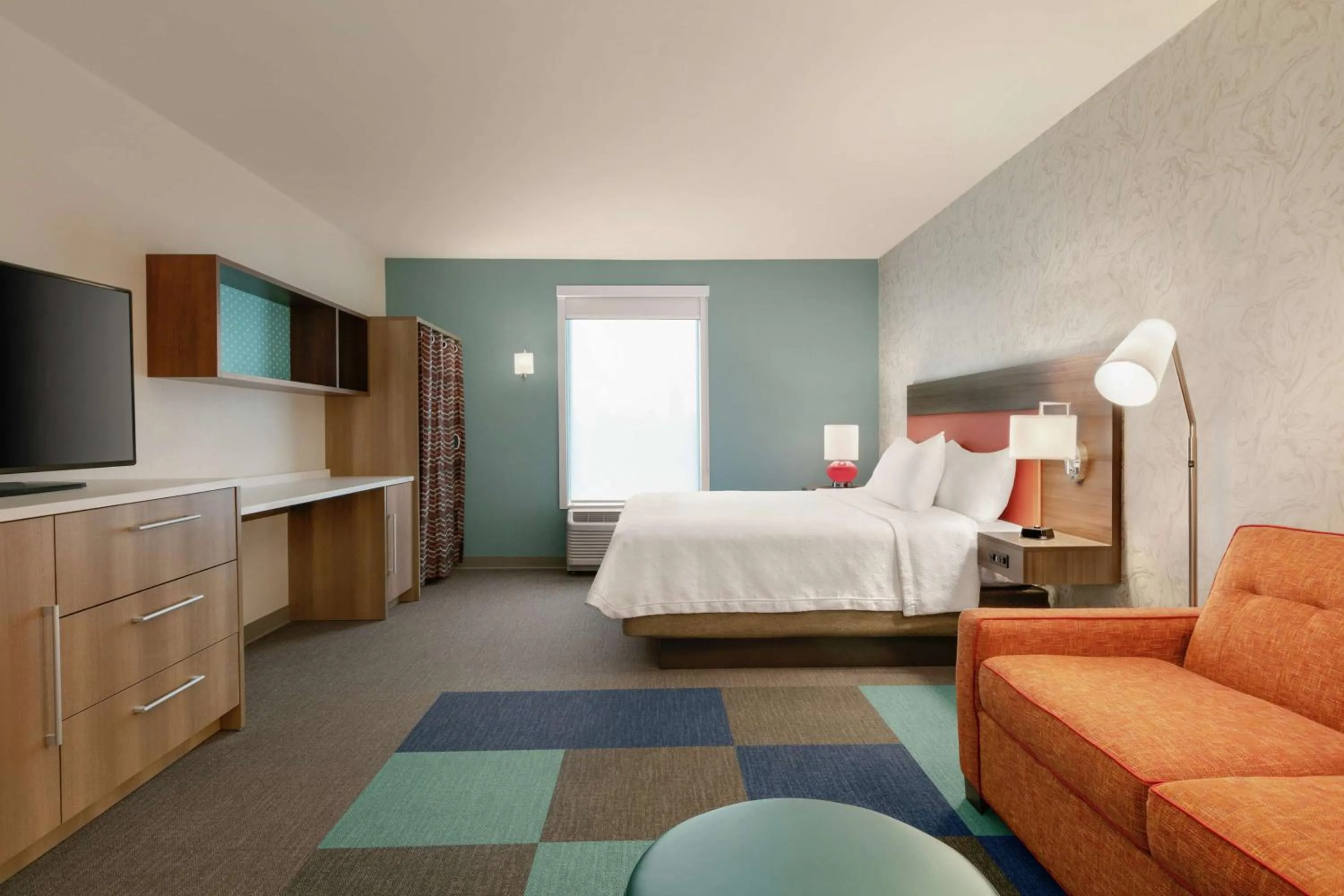 Bedroom, Bed in Home2 Suites By Hilton Chantilly Dulles Airport