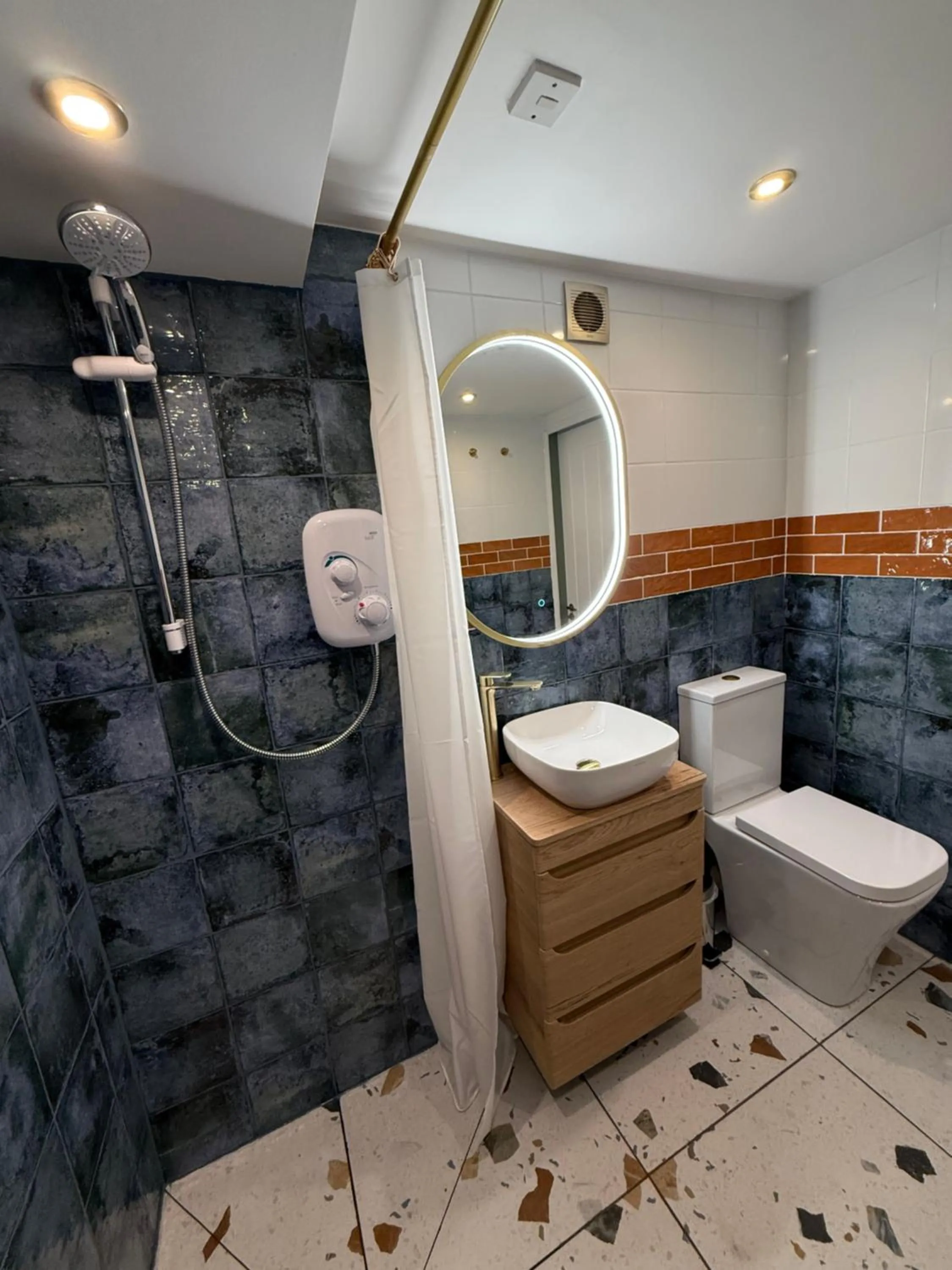 Shower in Craigatin House & Courtyard