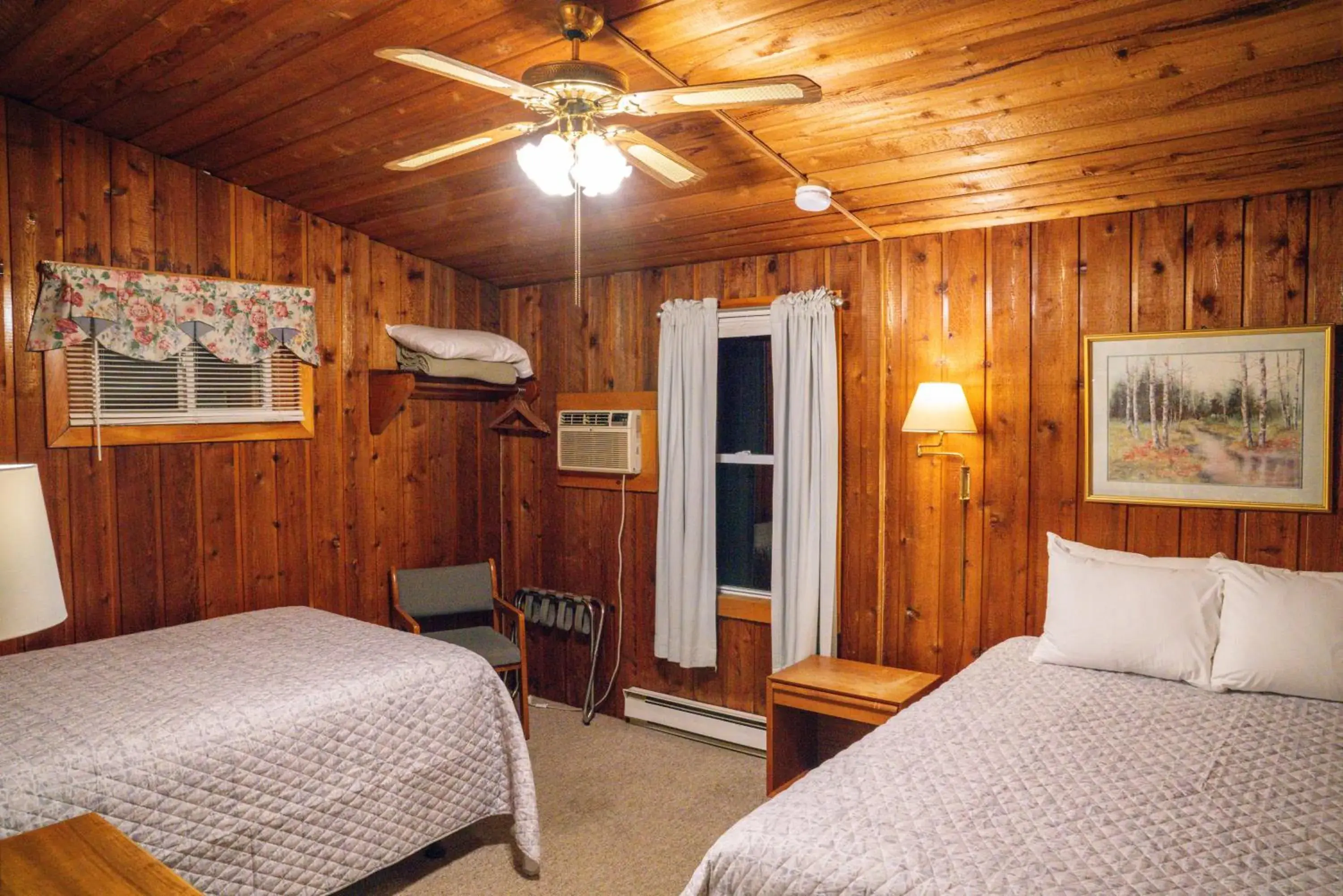 Double Room with Two Double Beds in Gray Ghost Inn Double Room with Two Double Beds in Gray Ghost Inn