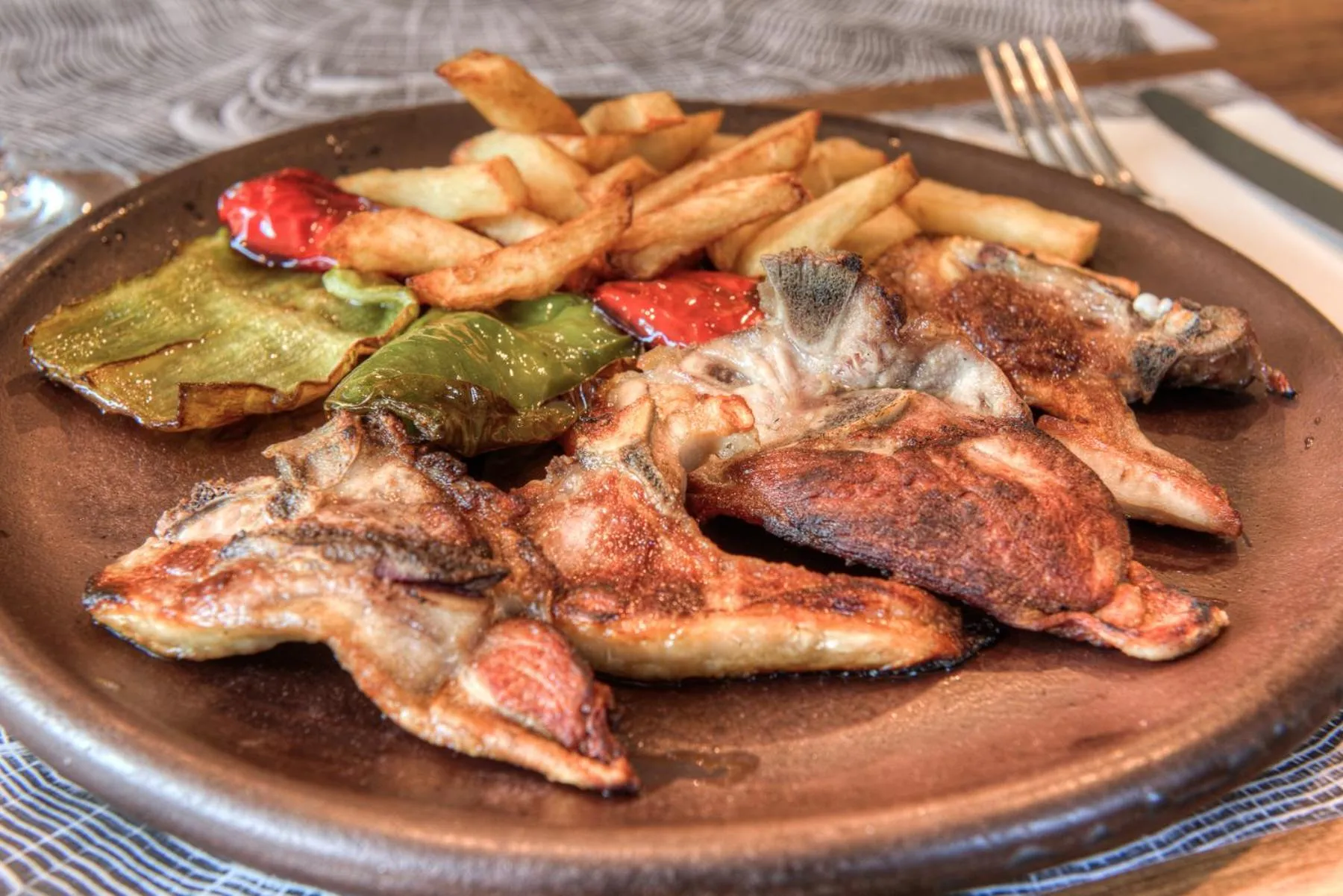 Restaurant/places to eat in Apartahotel Tres Quiñones