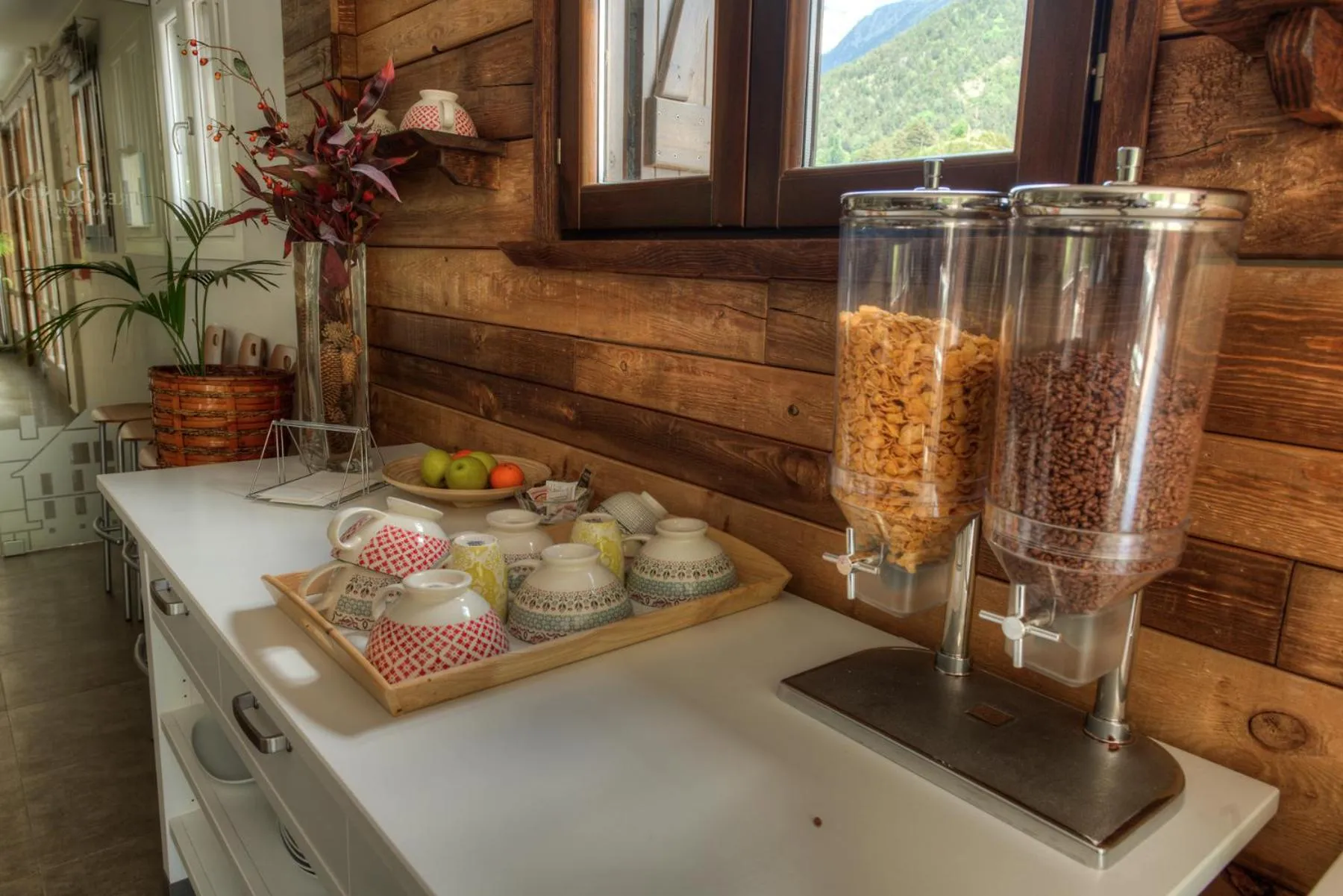 Buffet breakfast in Apartahotel Tres Quiñones