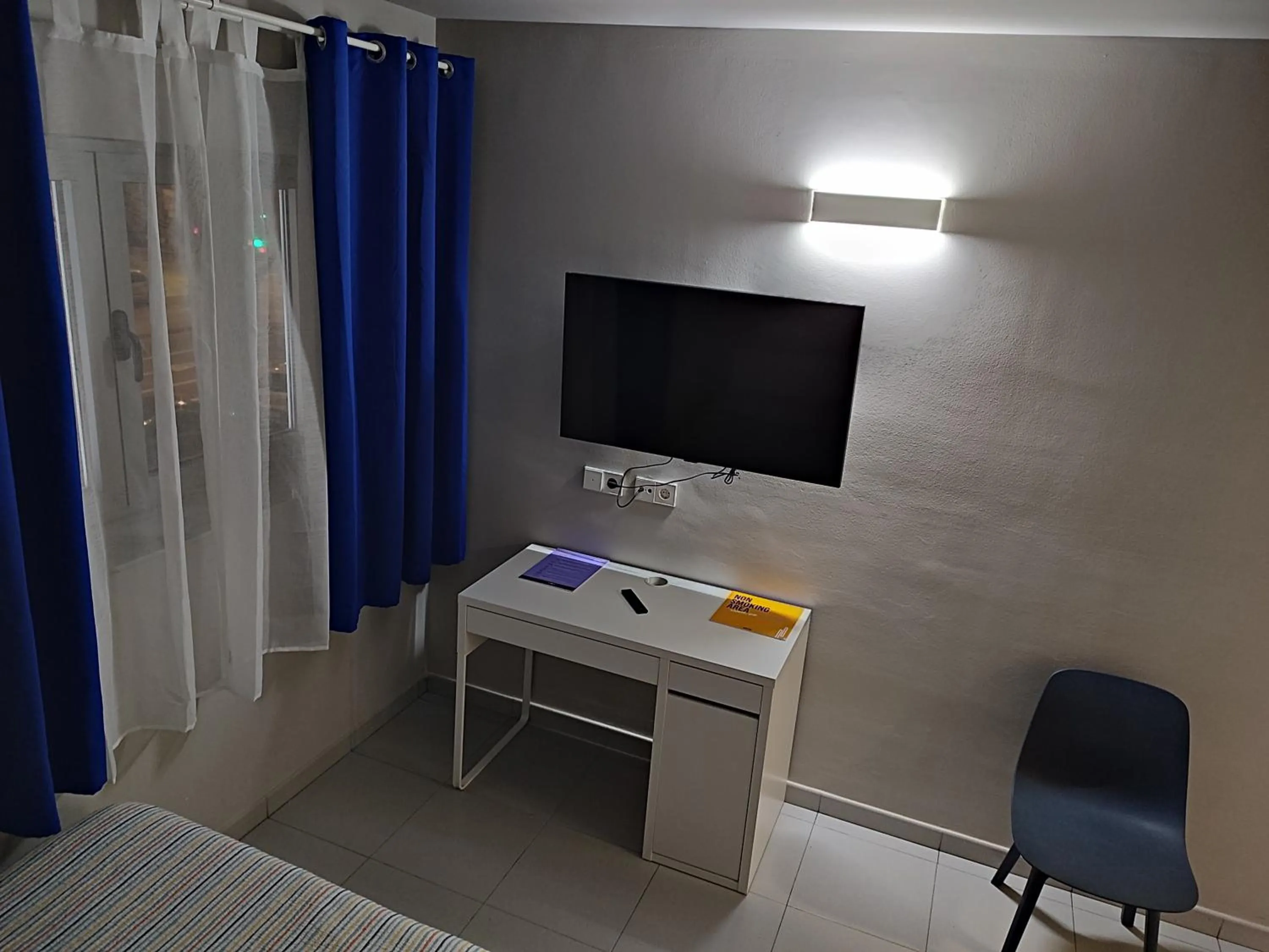 TV and multimedia in Hotel Blauet by Bossh! Hotels