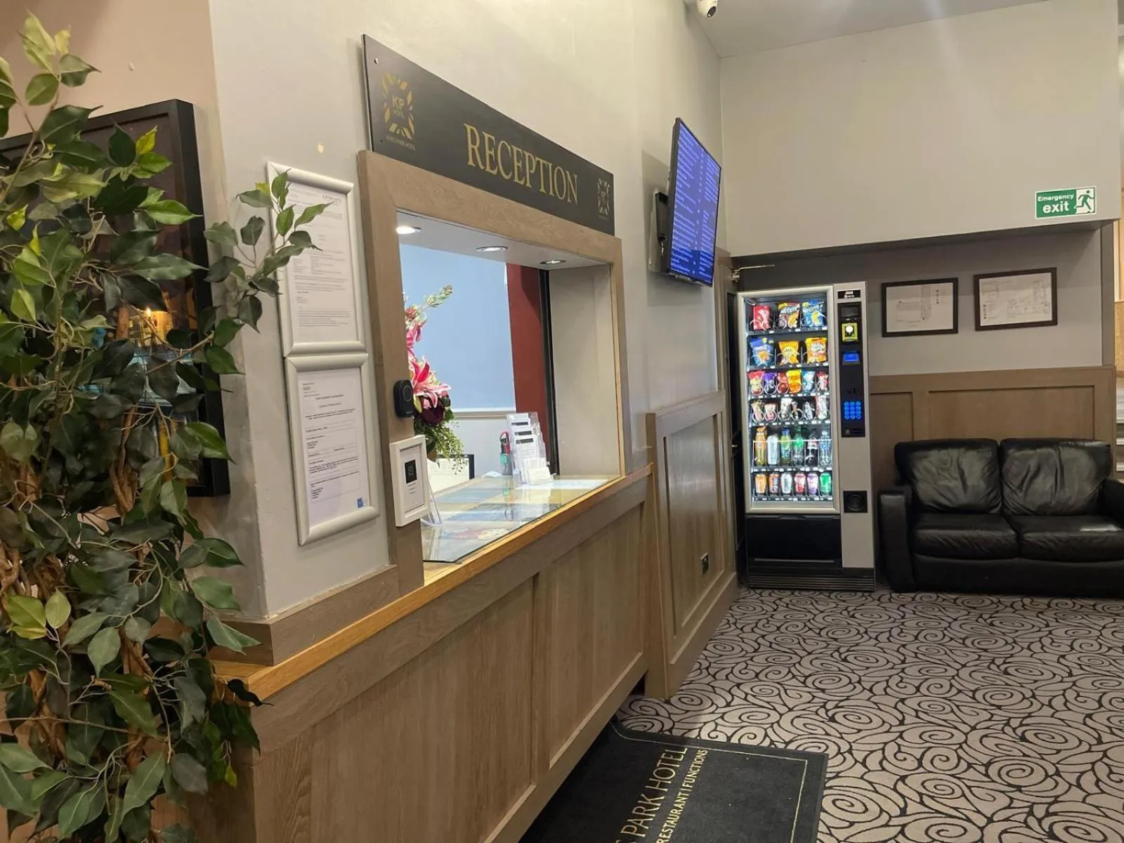 Lobby or reception in Kings Park Hotel