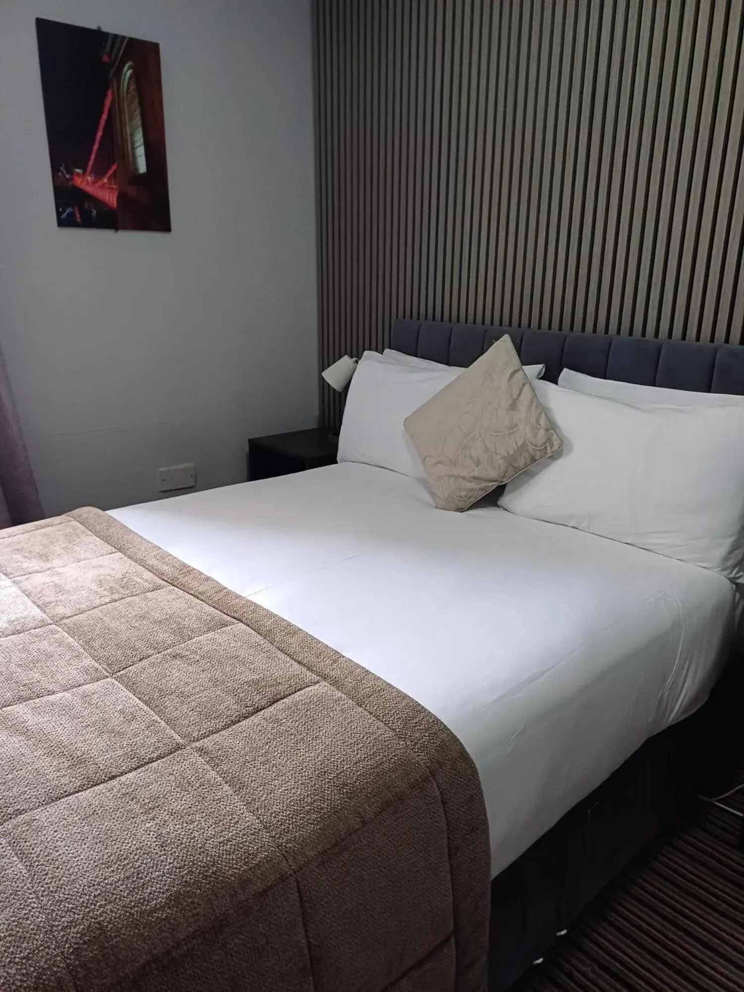 Bedroom, Bed in Kings Park Hotel Bedroom, Bed in Kings Park Hotel