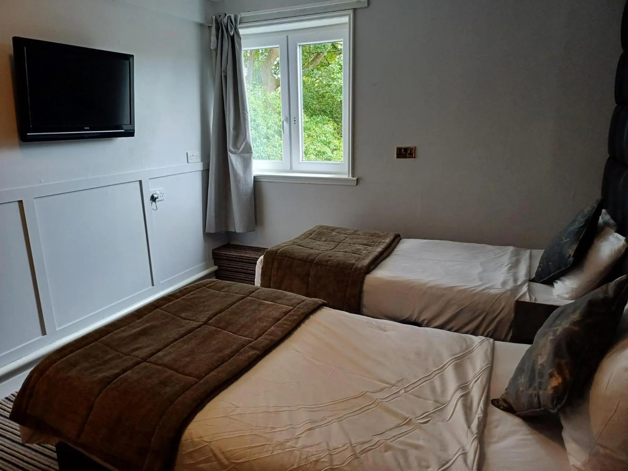 Bedroom, Bed in Kings Park Hotel