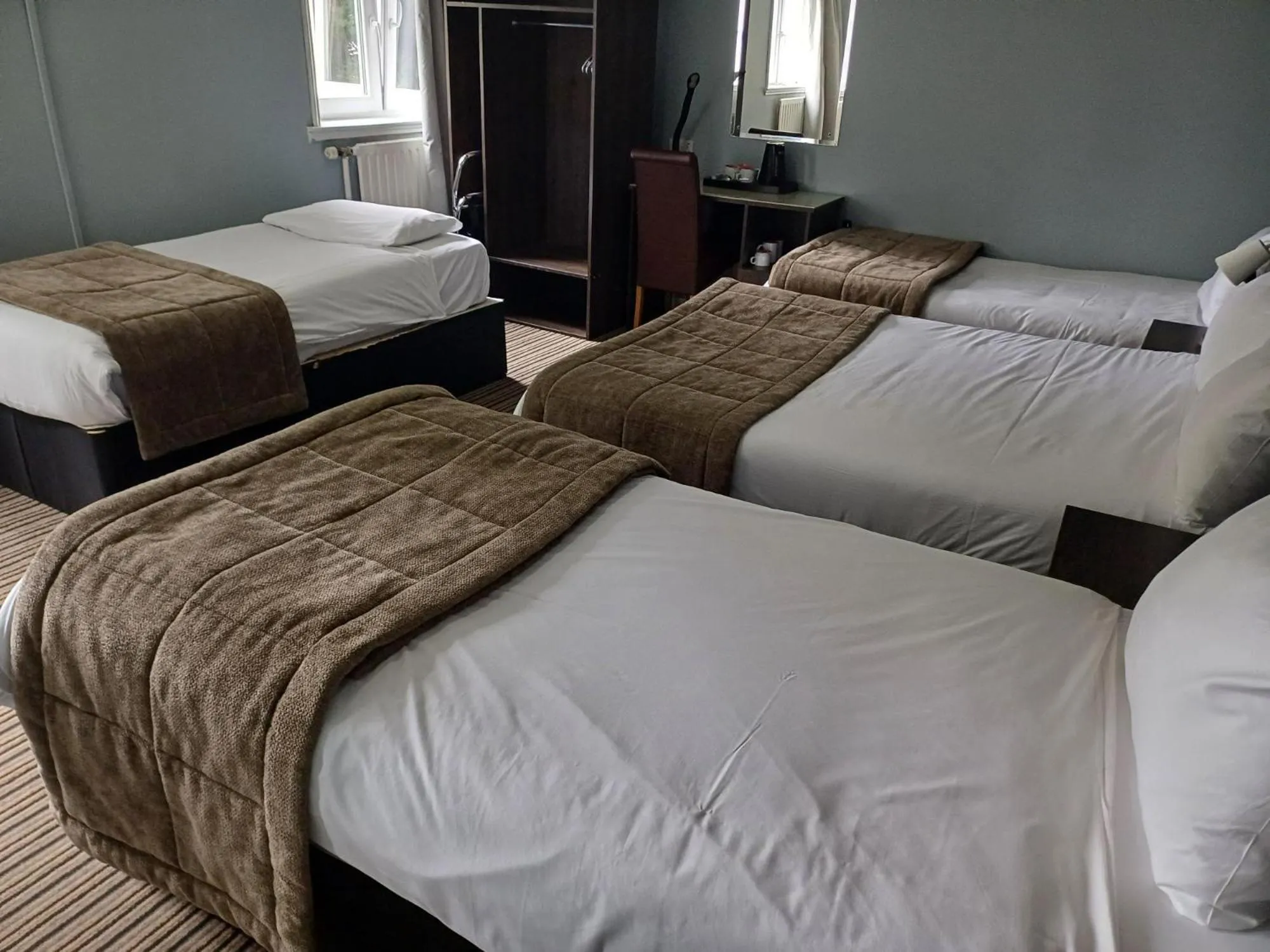 Bedroom, Bed in Kings Park Hotel