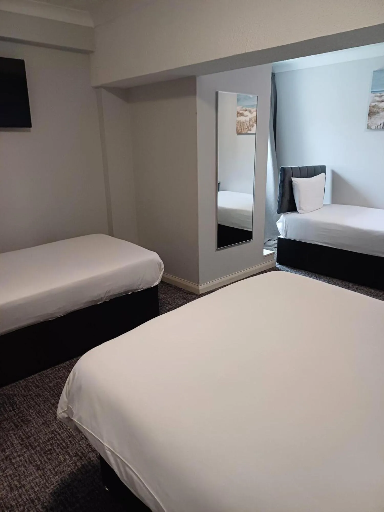 Bedroom, Bed in Kings Park Hotel