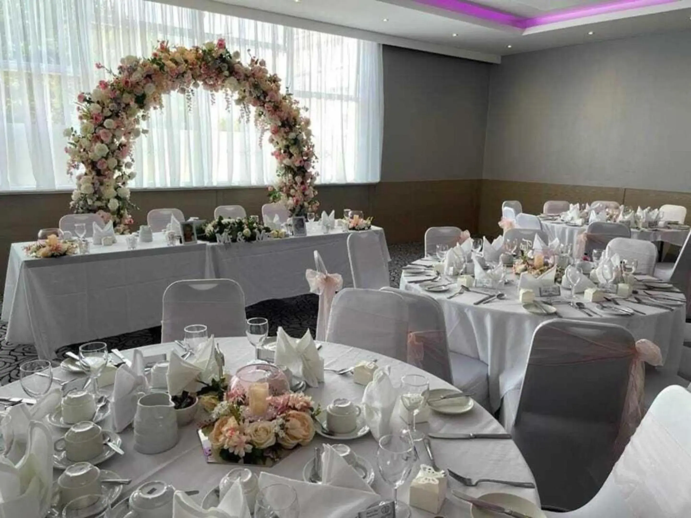 Restaurant/places to eat in Kings Park Hotel Restaurant/places to eat in Kings Park Hotel