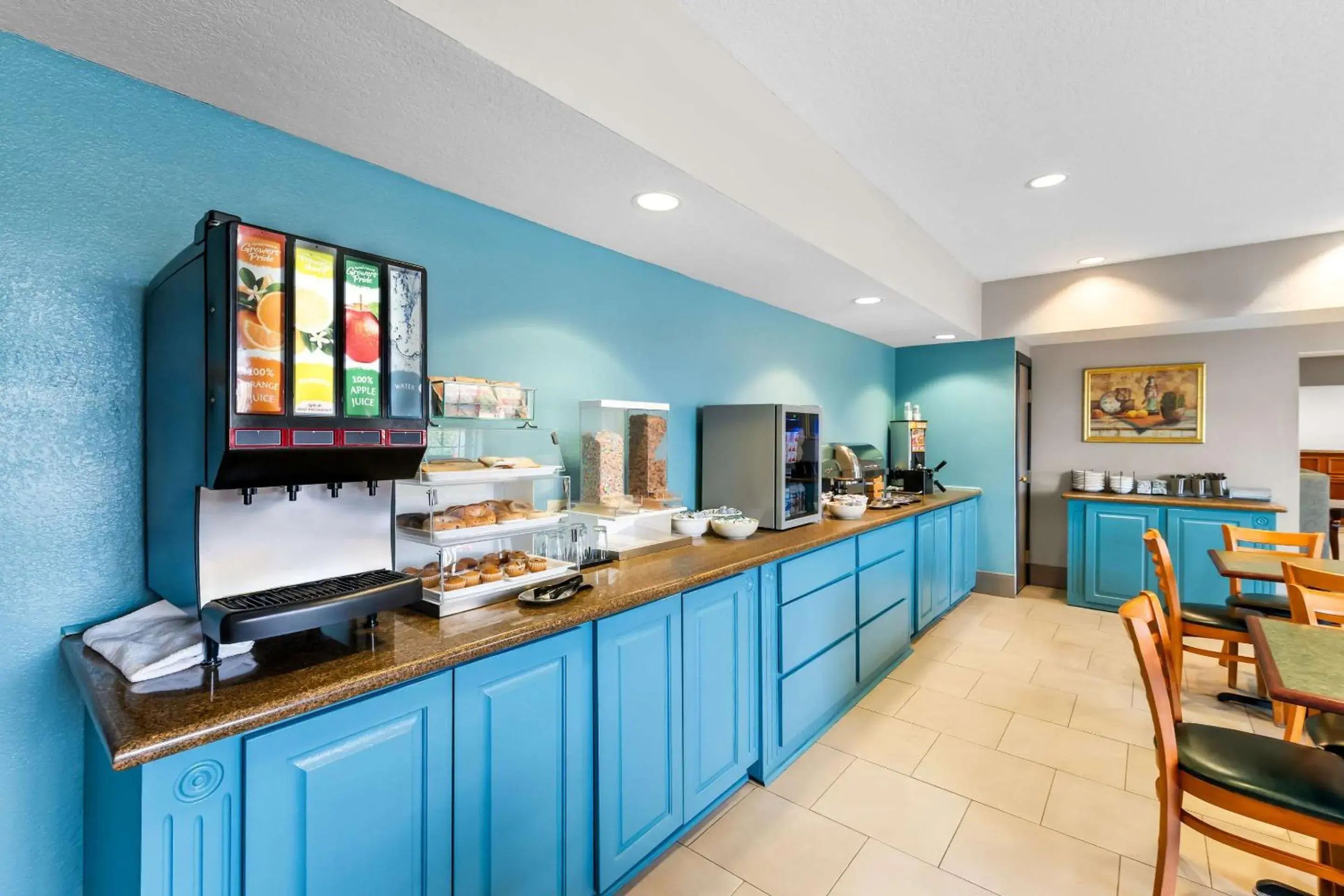 Breakfast in Country Inn & Suites by Radisson, Hot Springs, AR Breakfast in Country Inn & Suites by Radisson, Hot Springs, AR