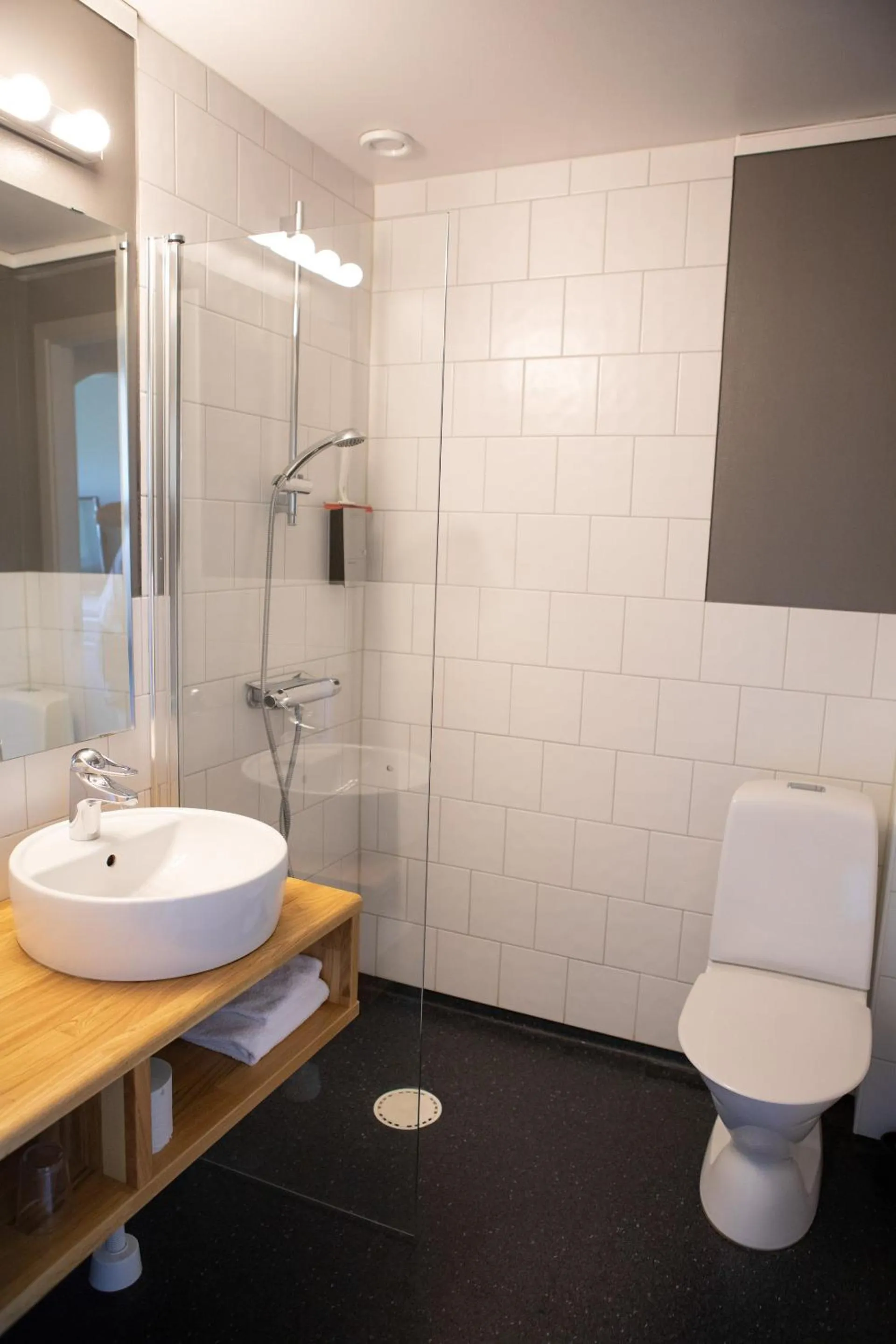 Shower in Gylle Hotell & Restaurang Brödernas