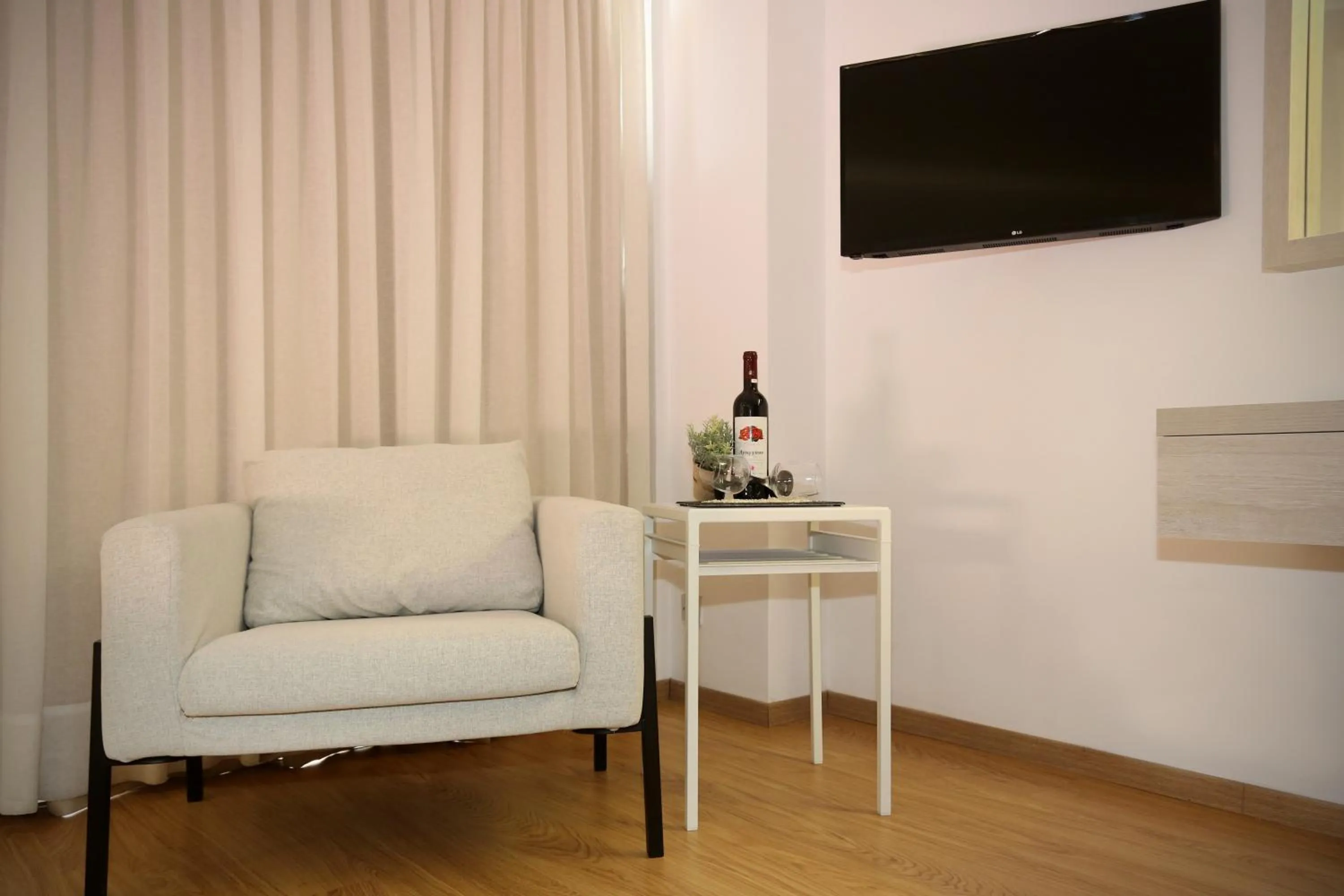 Pier Beach Hotel Apartments