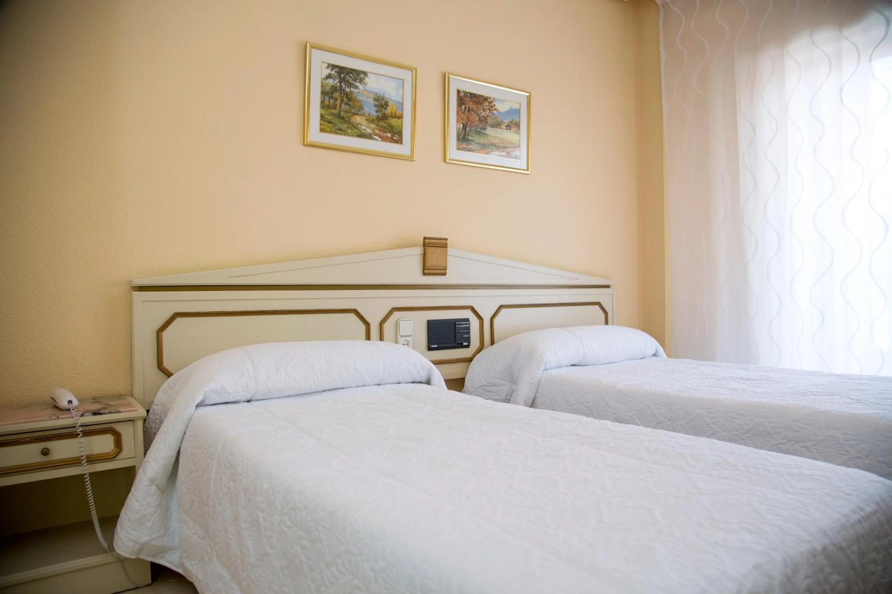 Bed in Hotel Reina Victoria