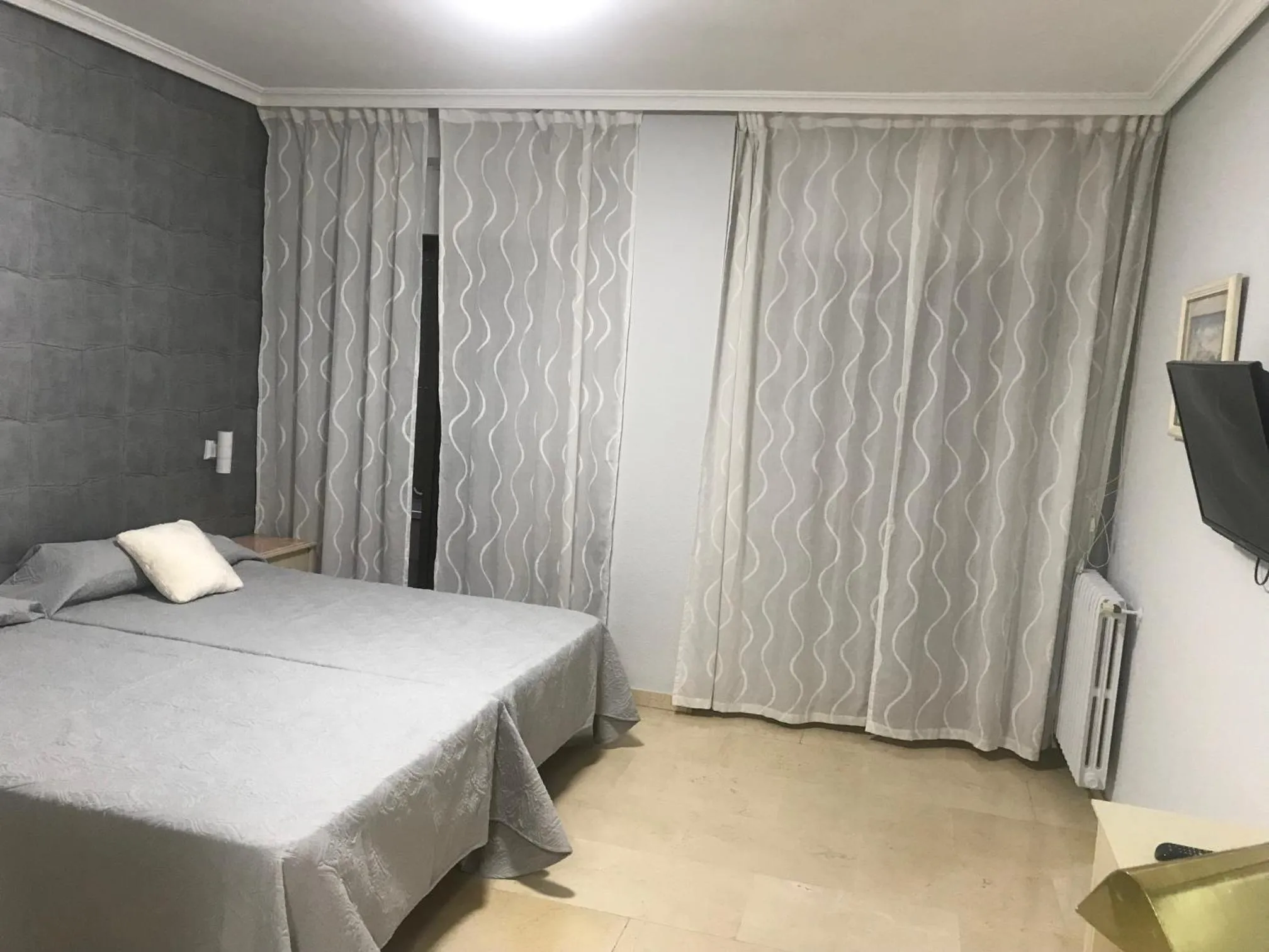 Bed in Hotel Reina Victoria