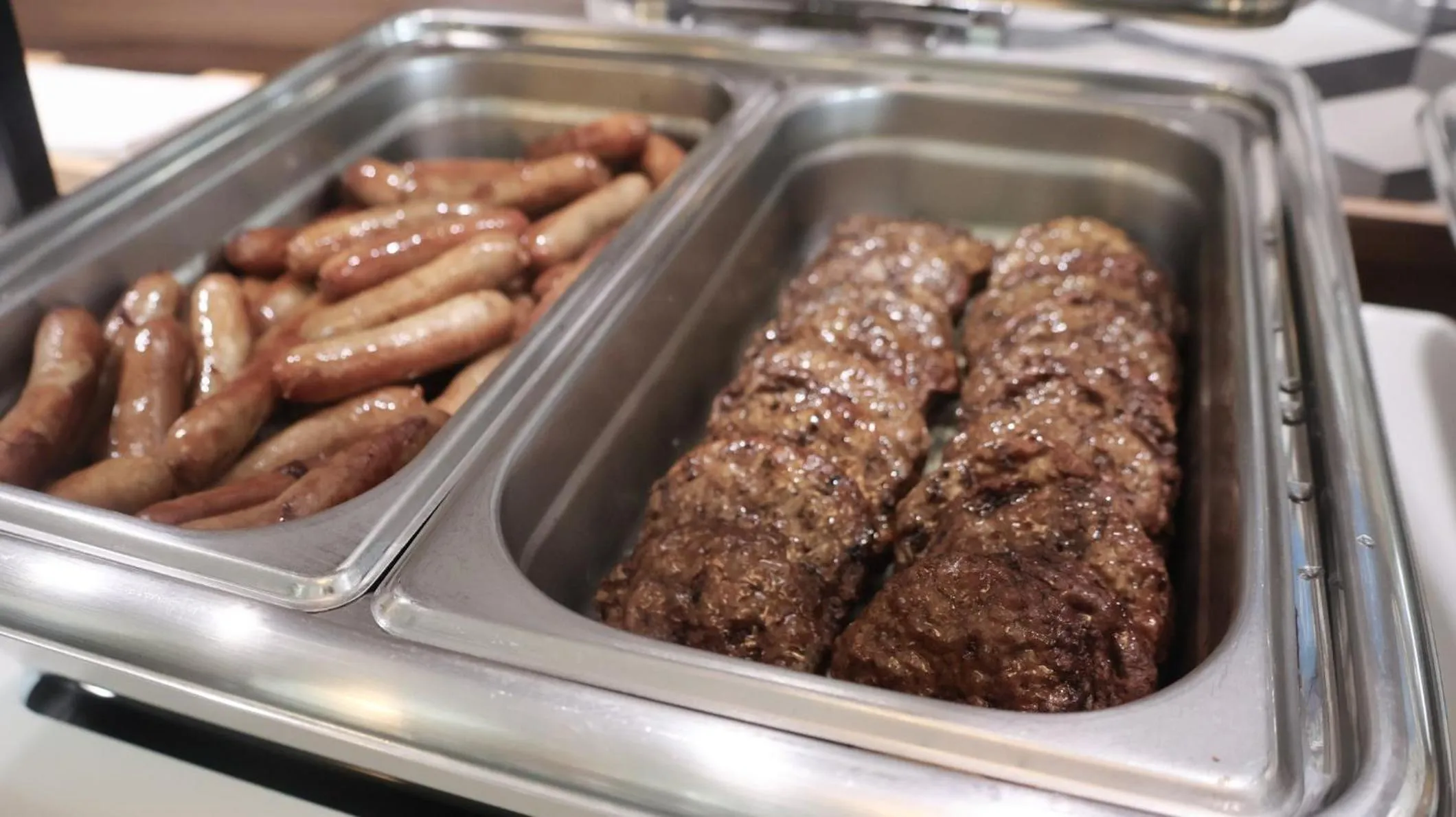 Breakfast in Holiday Inn Express & Suites Morton Peoria Area by IHG