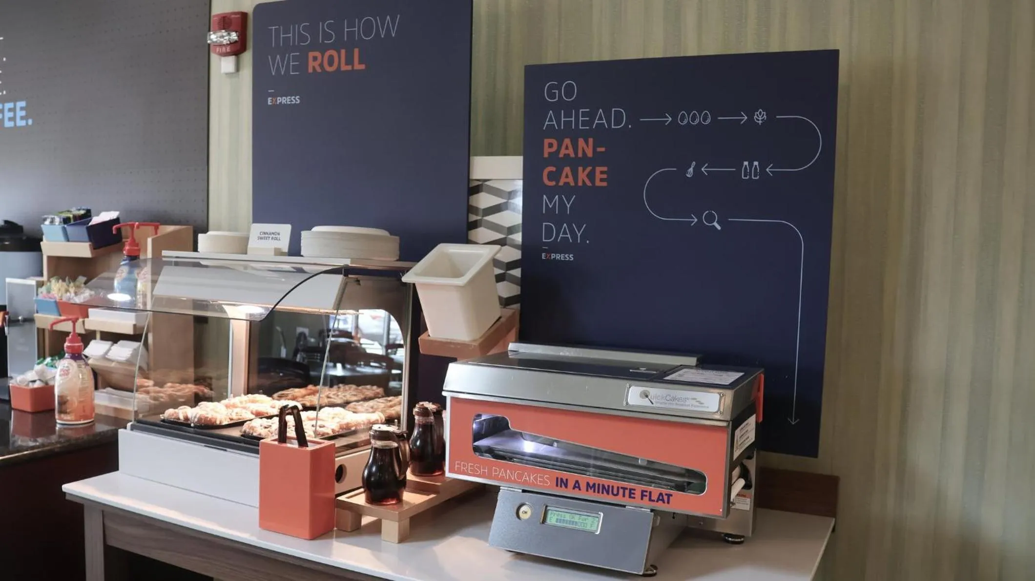 Breakfast in Holiday Inn Express & Suites Morton Peoria Area by IHG