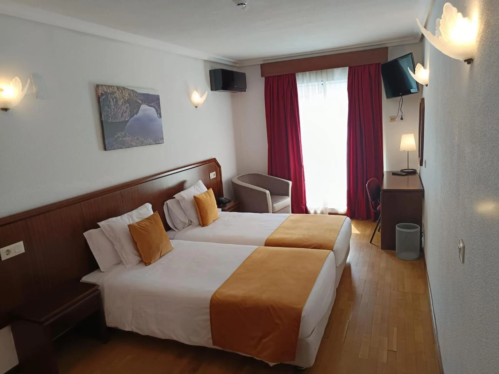 Bedroom, Bed in Hotel Turismo Miranda