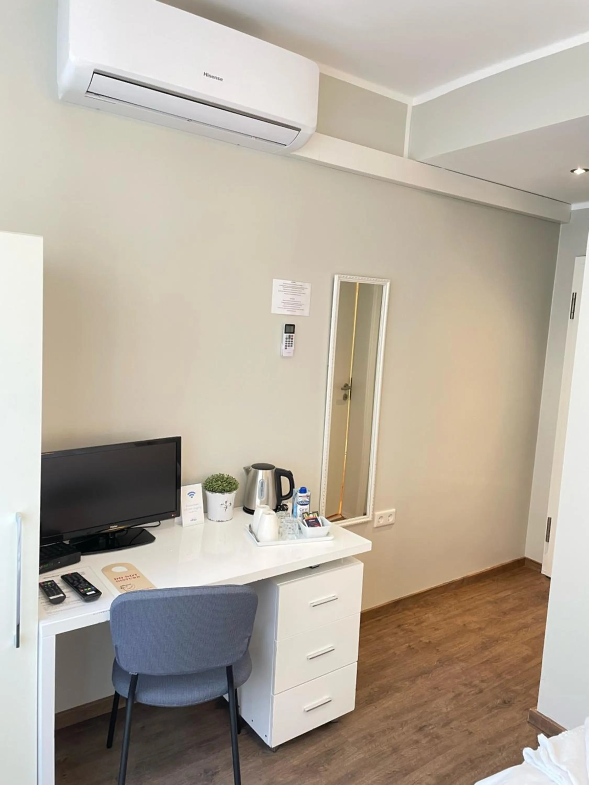 TV and multimedia in Barcelona Bed & Breakfast